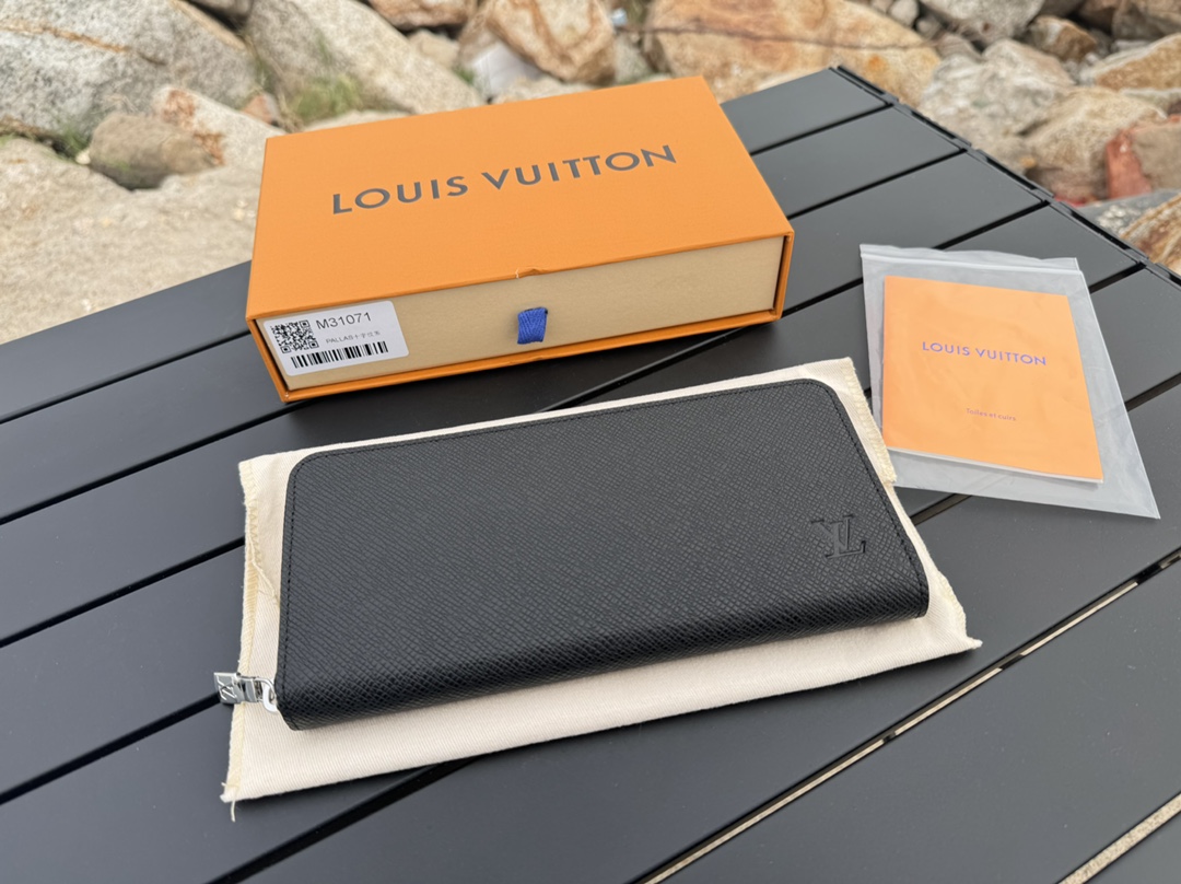 Louis Vuitton Basic Bag Silver M-l