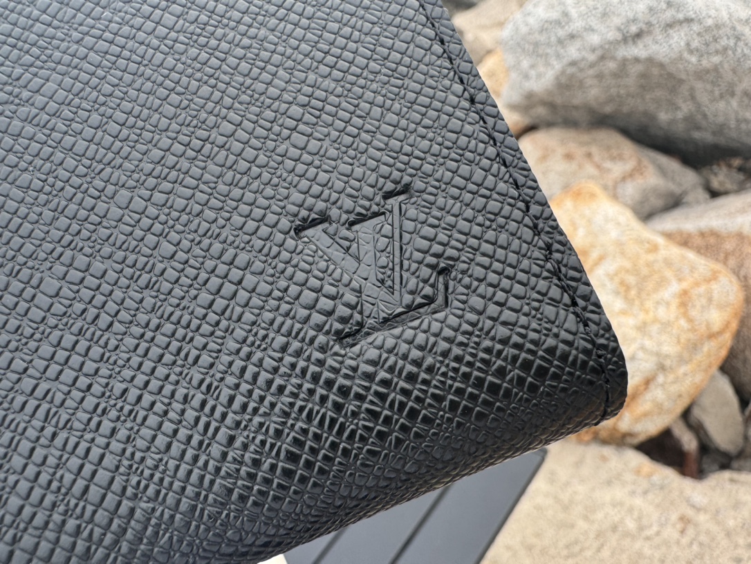 Louis Vuitton Basic Bag Silver M-l