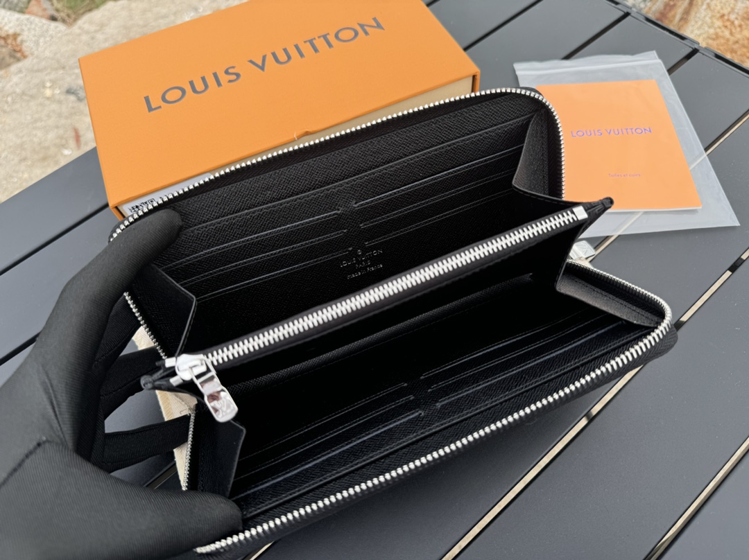 Louis Vuitton Basic Bag Silver M-l