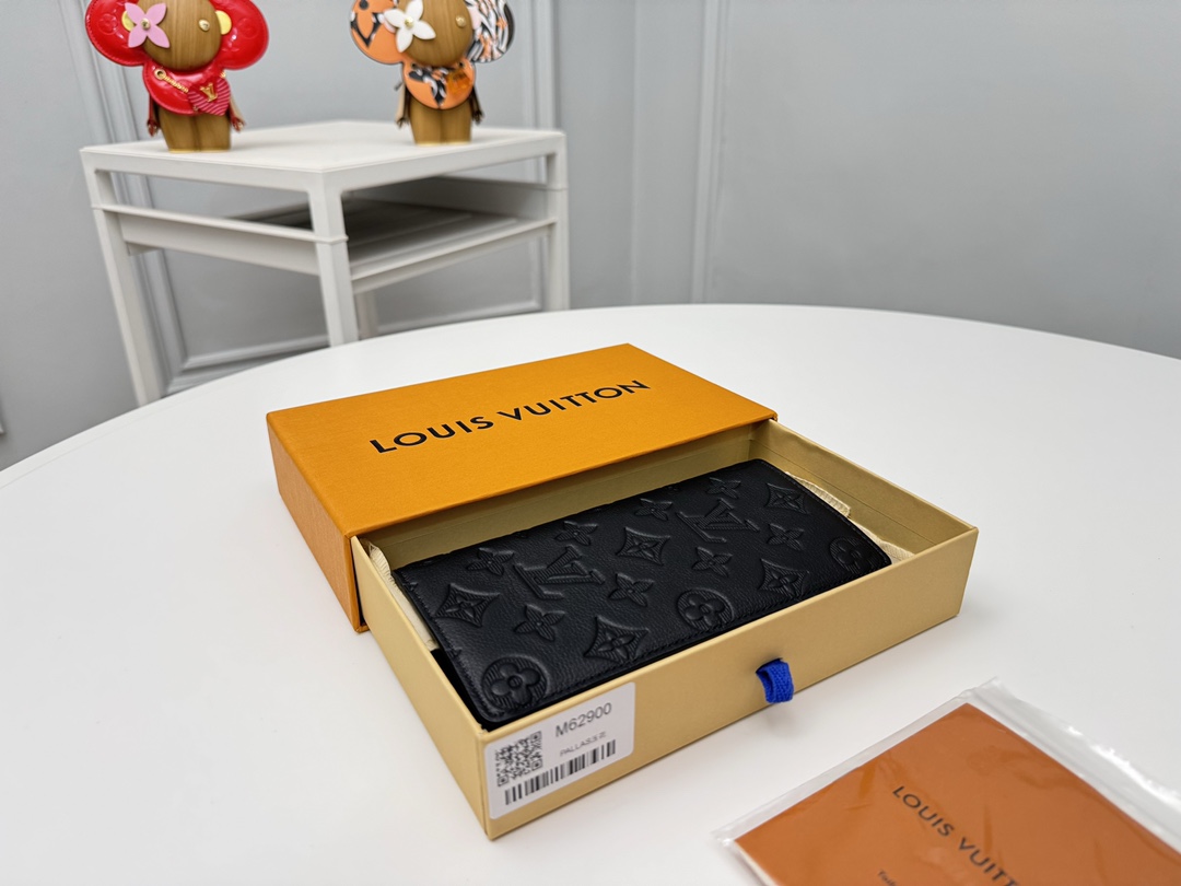 Louis Vuitton Basic Bag Cow Leather Black M-s