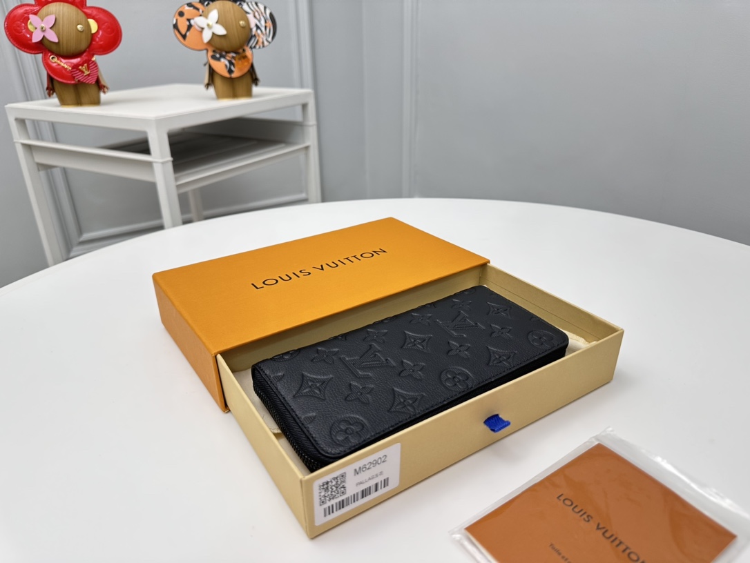 Louis Vuitton Basic Bag Cow Leather M-s