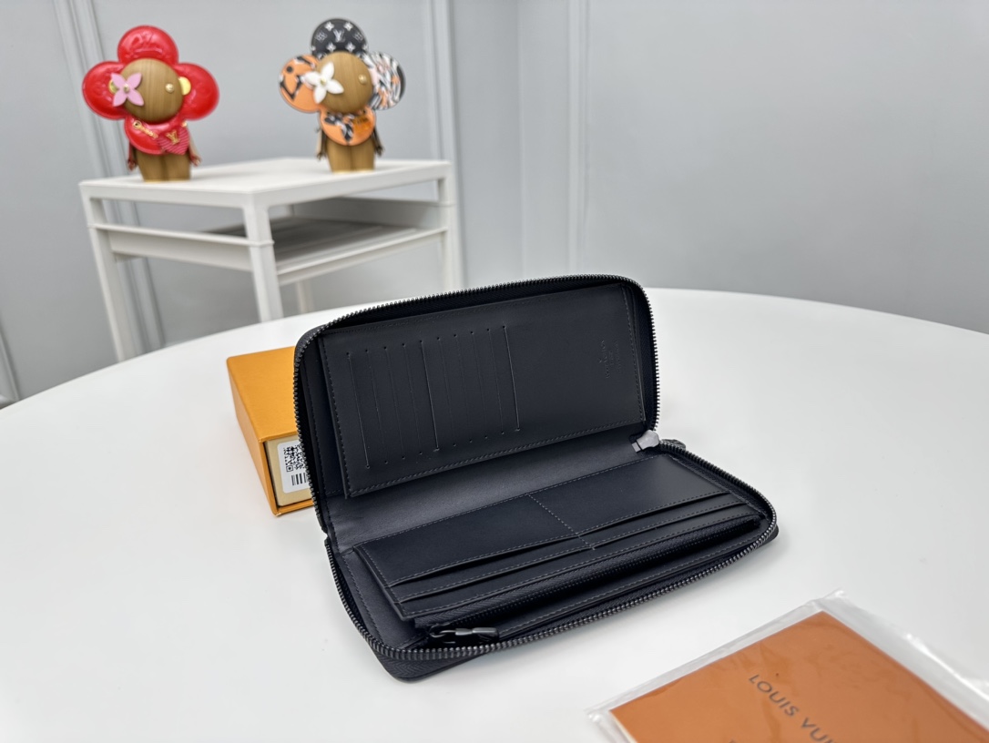 Louis Vuitton Basic Bag Cow Leather M-s