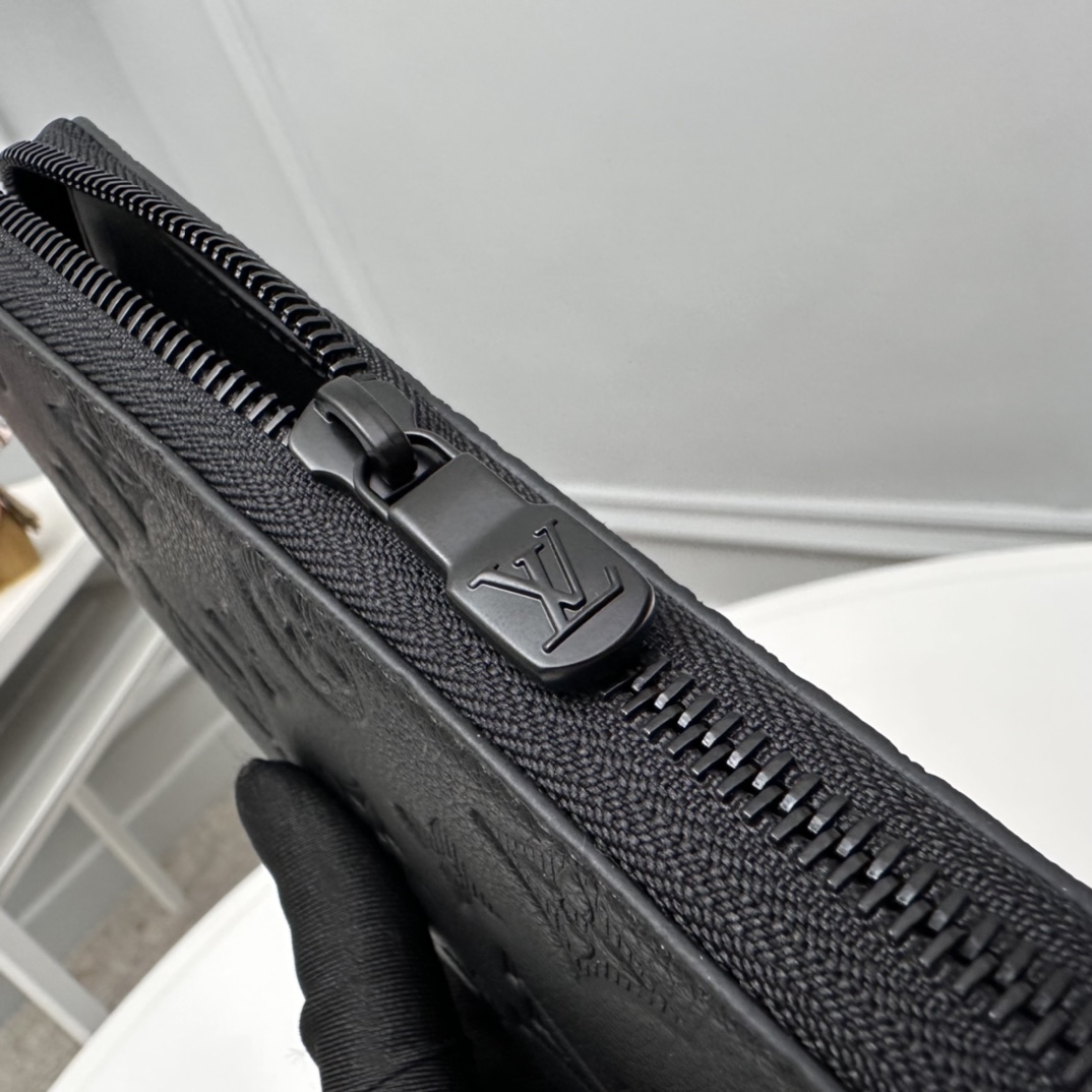 Louis Vuitton Basic Bag Cow Leather M-s