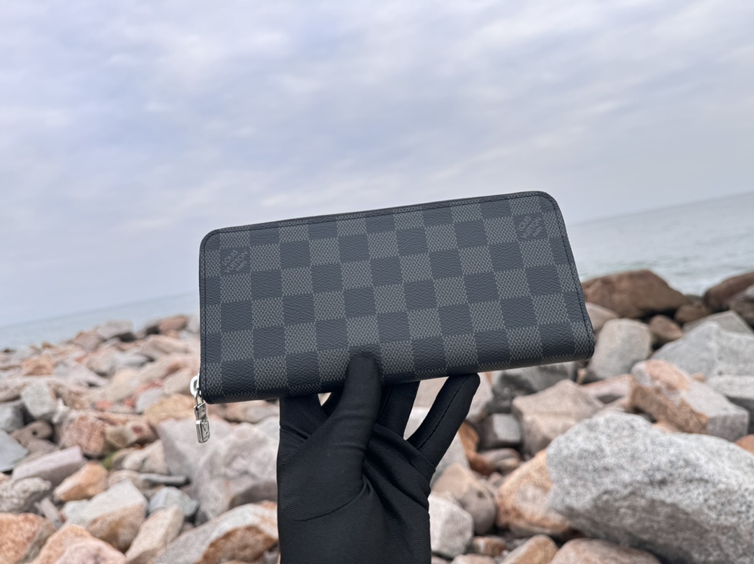 Louis Vuitton Basic Bag Canvas Silver M-l