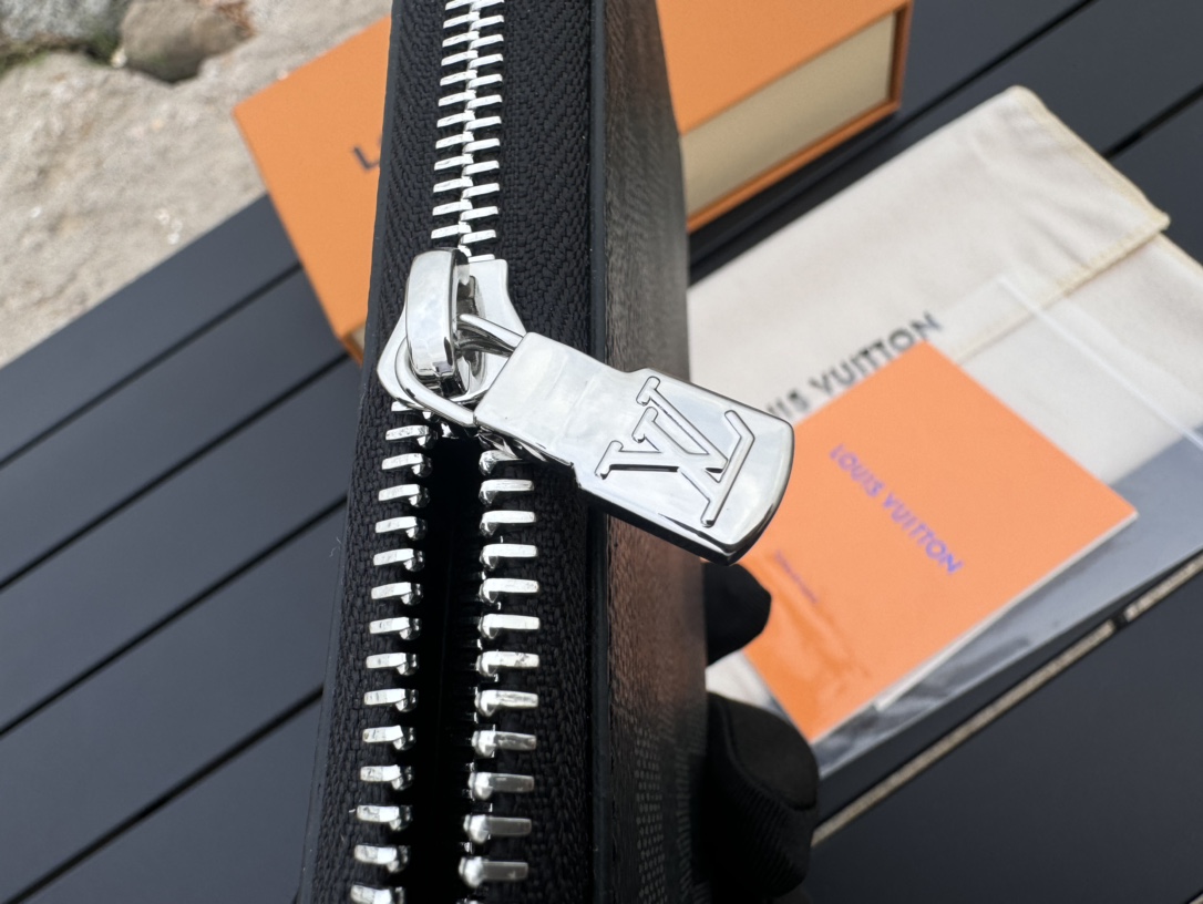 Louis Vuitton Basic Bag Canvas Silver M-l