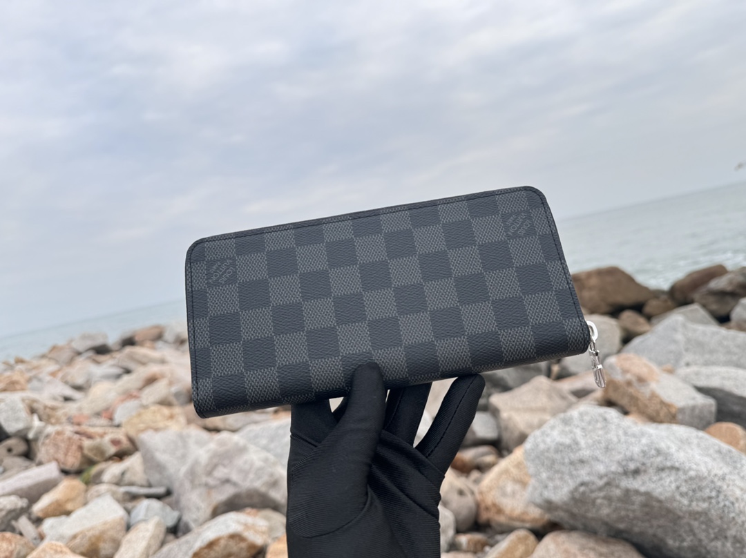 Louis Vuitton Basic Bag Canvas Silver M-l