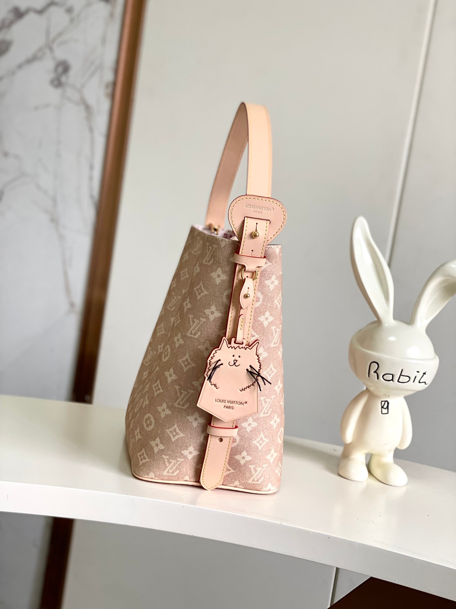 Louis Vuitton Basic Bag Cow Leather M-l-s