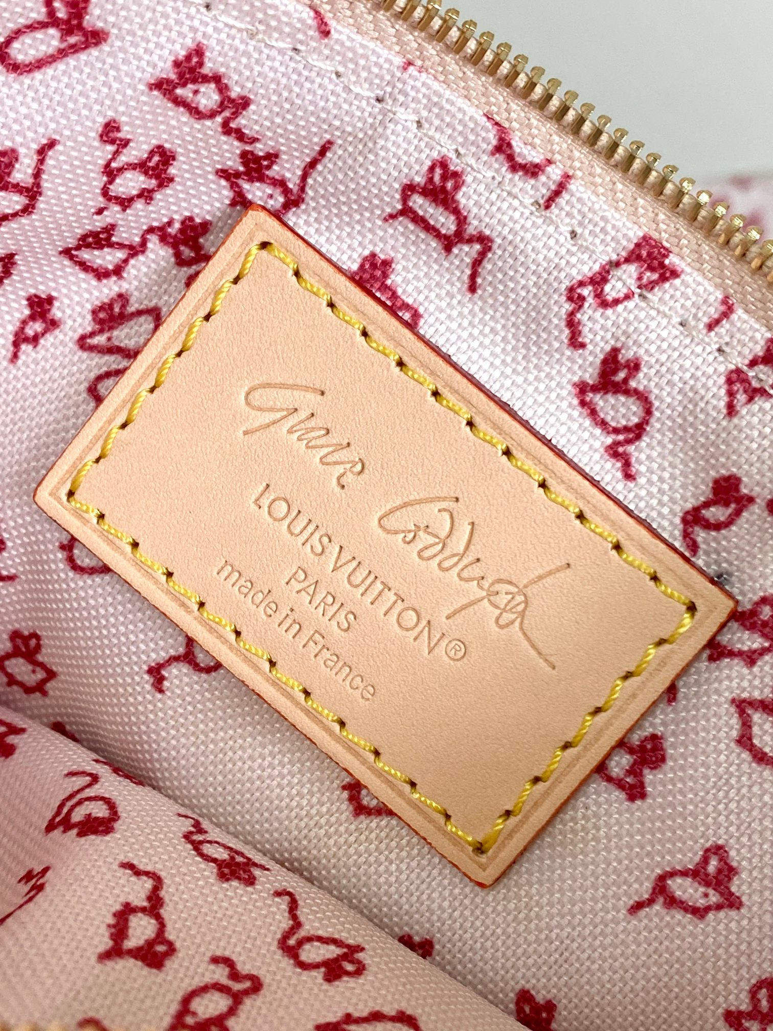 Louis Vuitton Basic Bag Cow Leather M-l-s