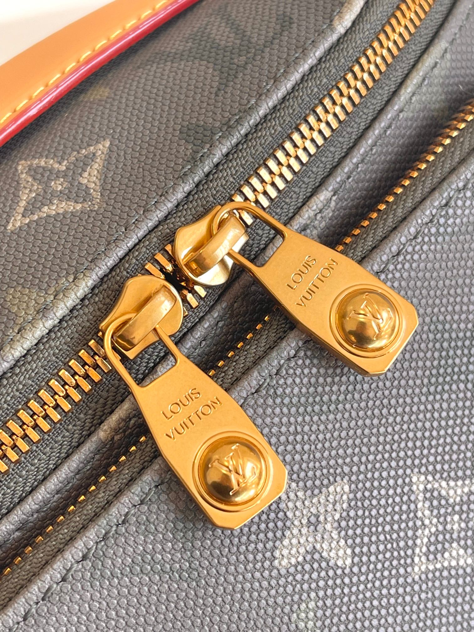 Louis Vuitton Basic Bag Canvas Green M-l-s