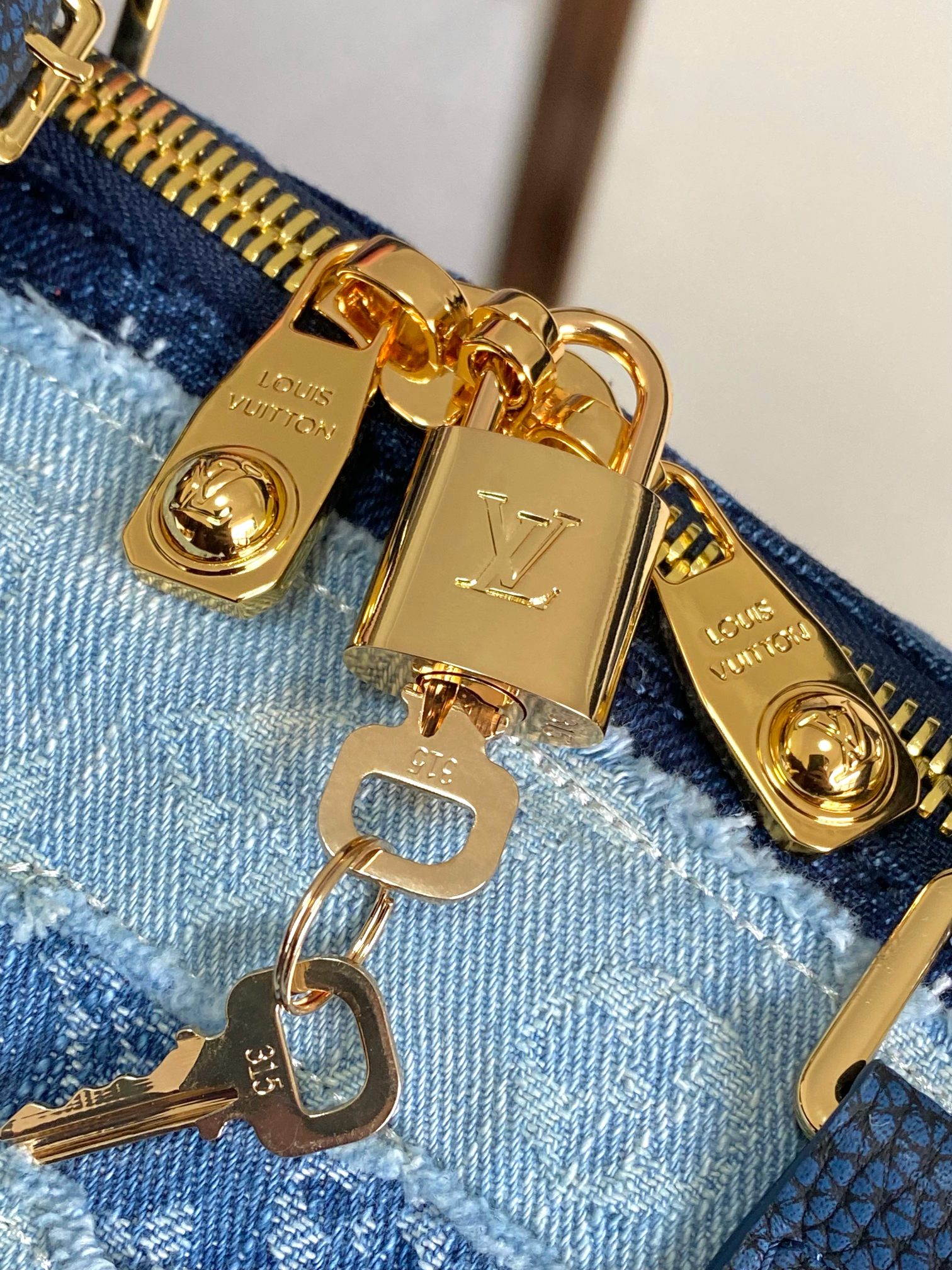 Louis Vuitton Basic Bag M-l