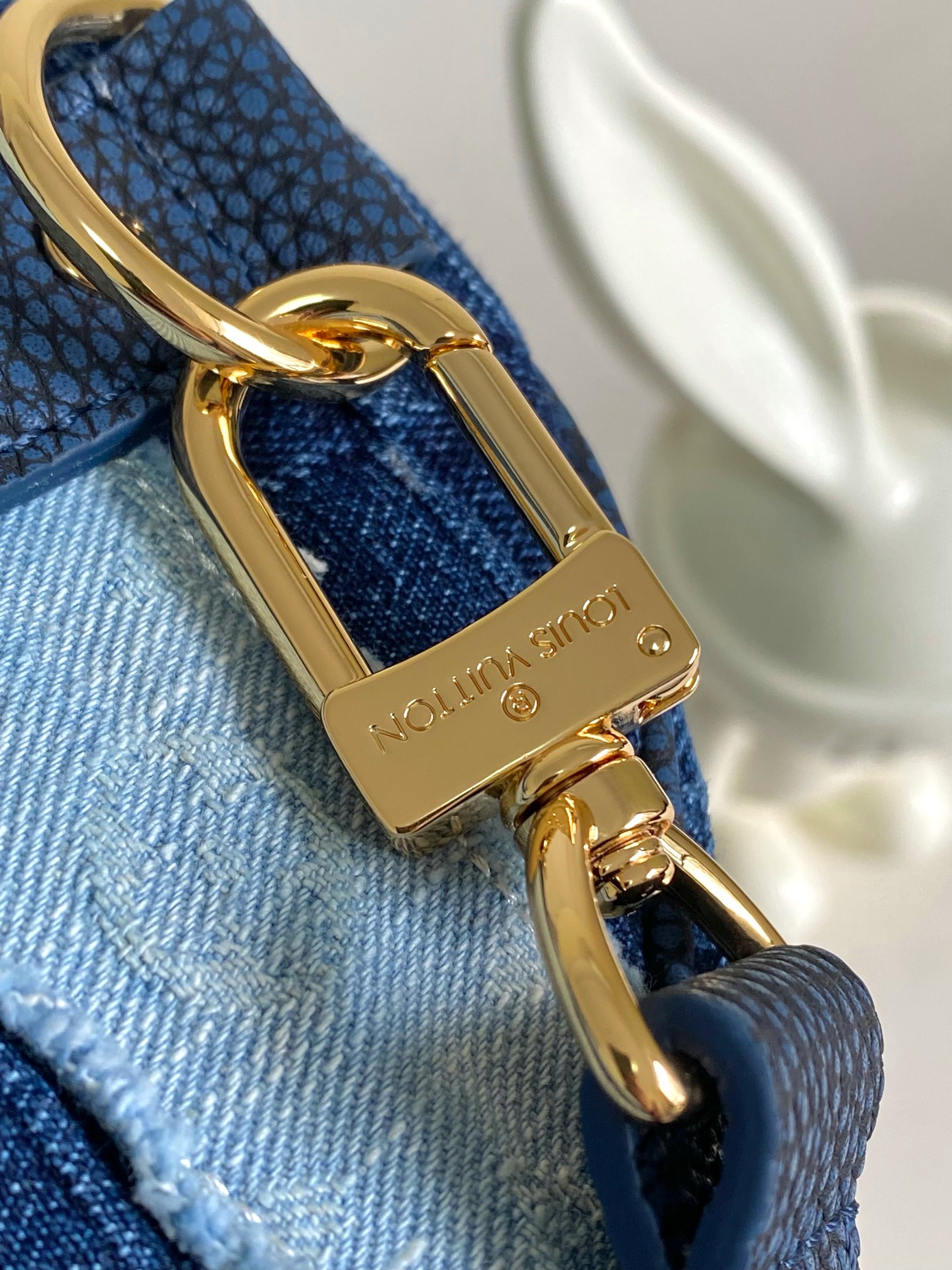 Louis Vuitton Basic Bag M-l