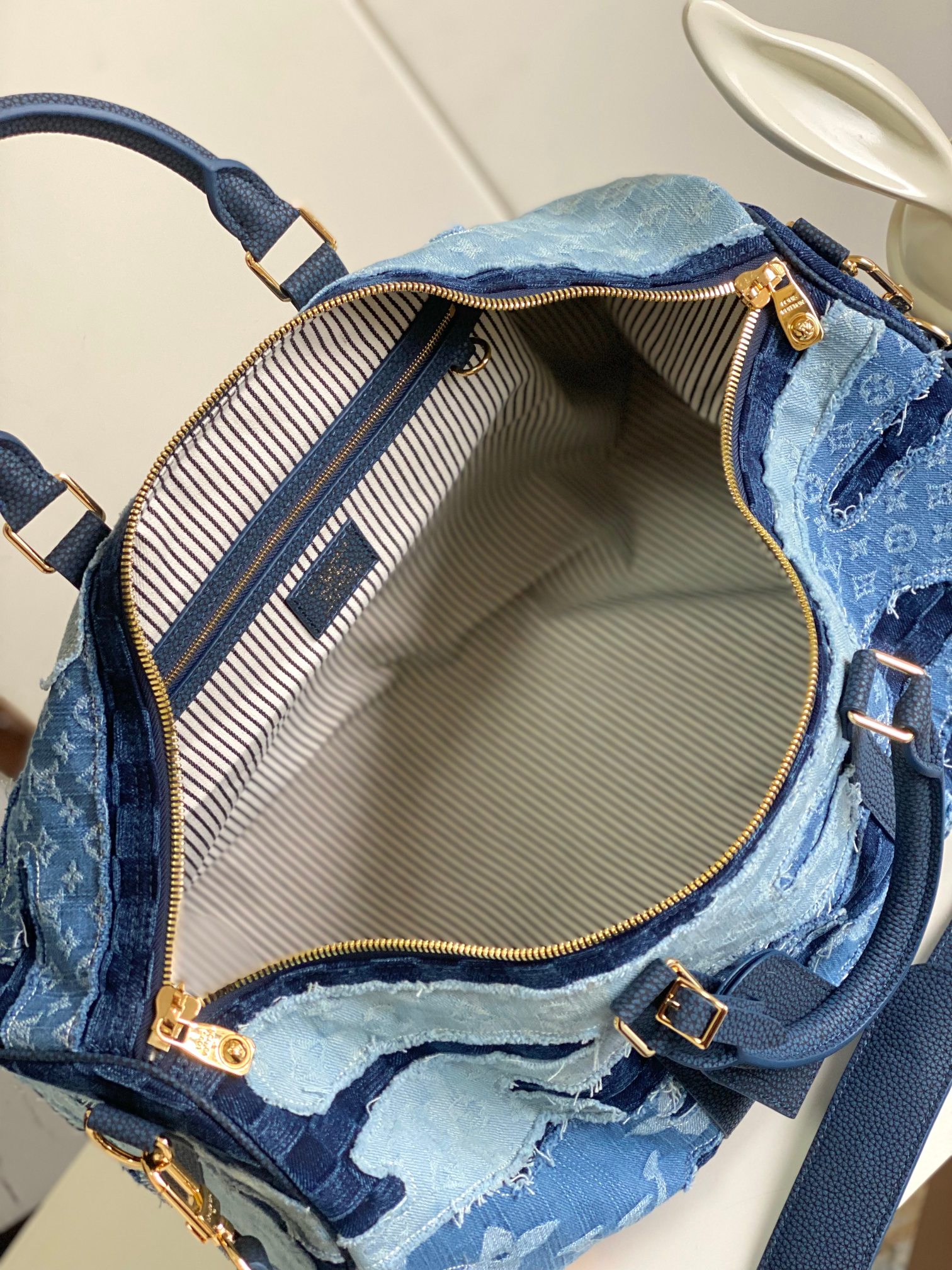Louis Vuitton Basic Bag M-l