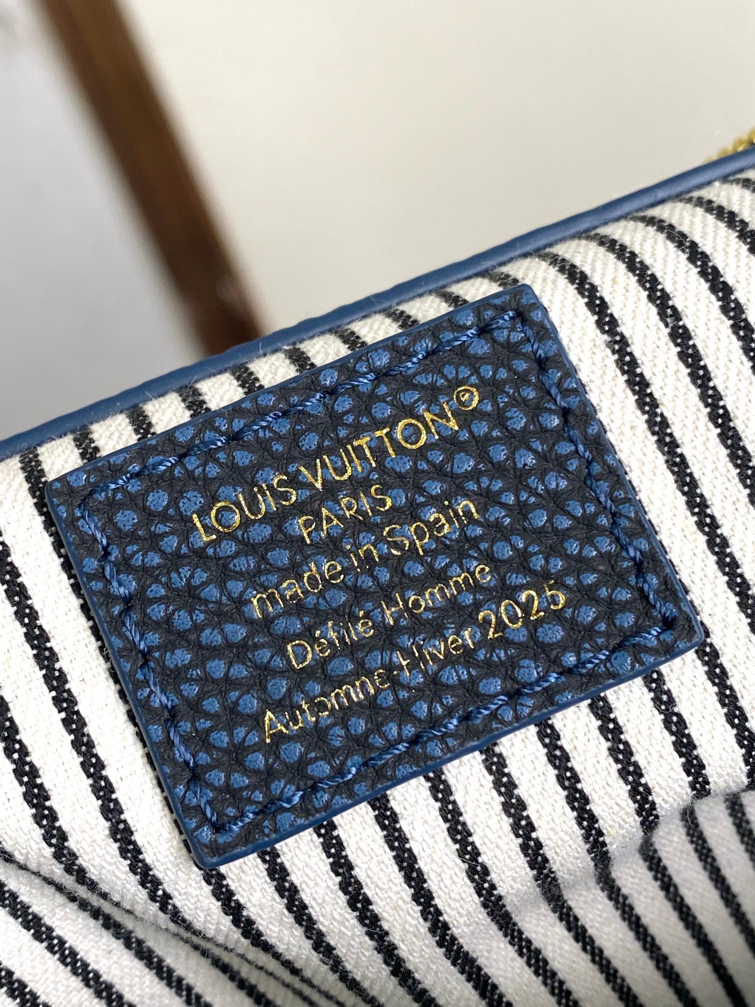 Louis Vuitton Basic Bag M-l