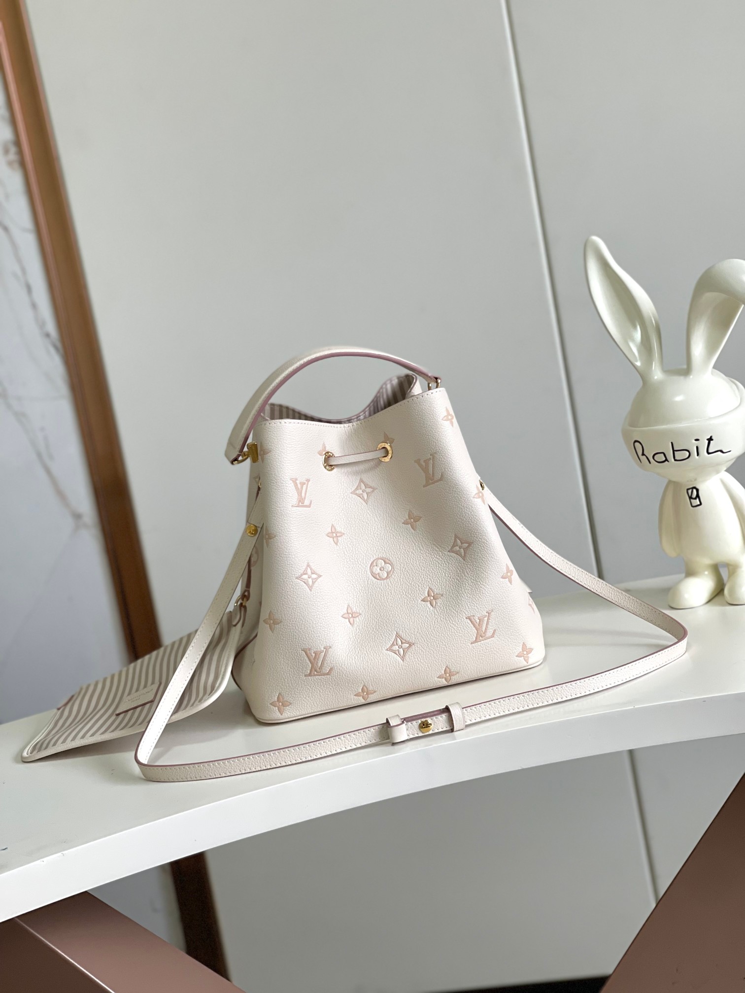 Louis Vuitton Basic Bag Cow Leather M