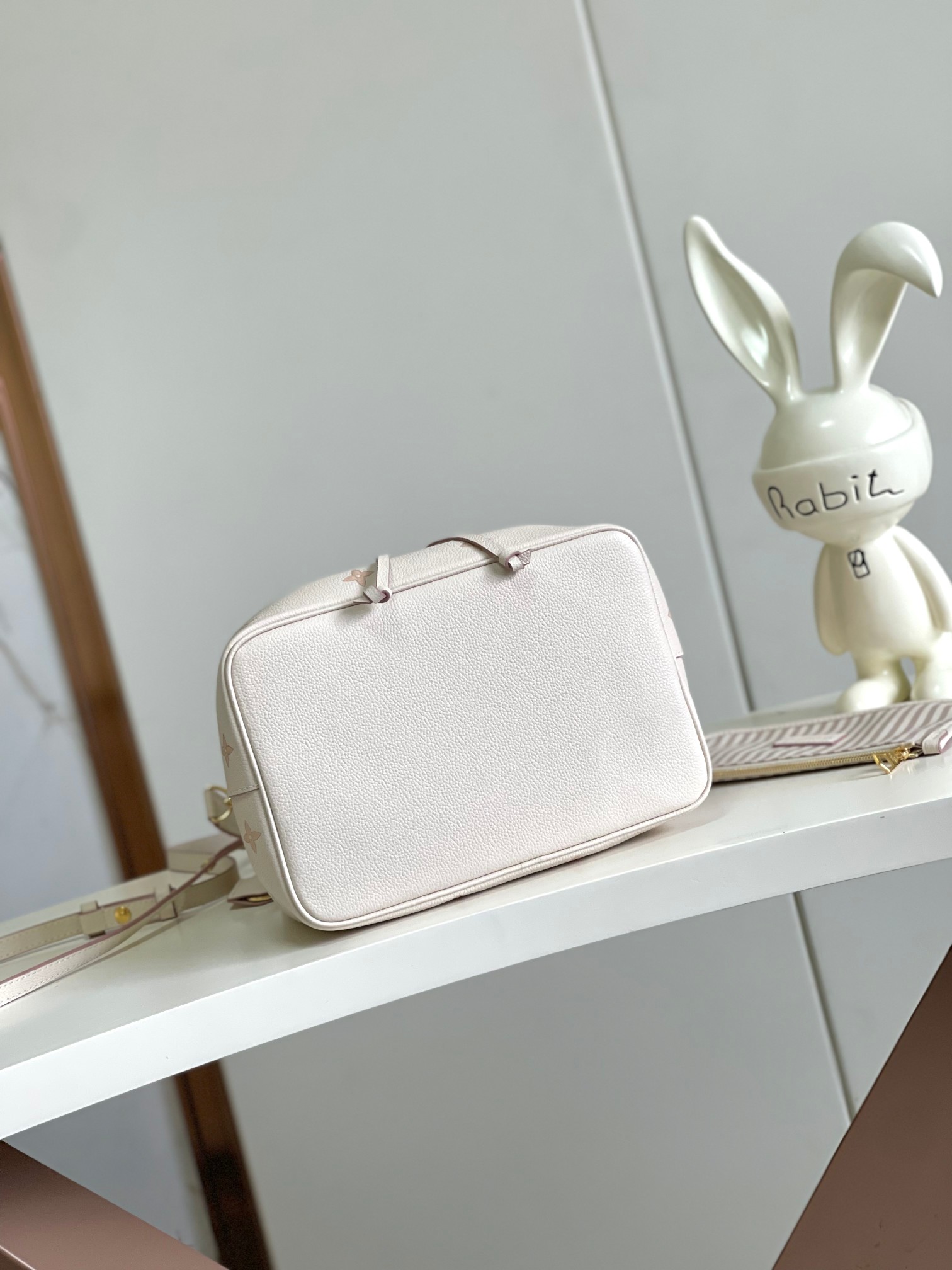 Louis Vuitton Basic Bag Cow Leather M