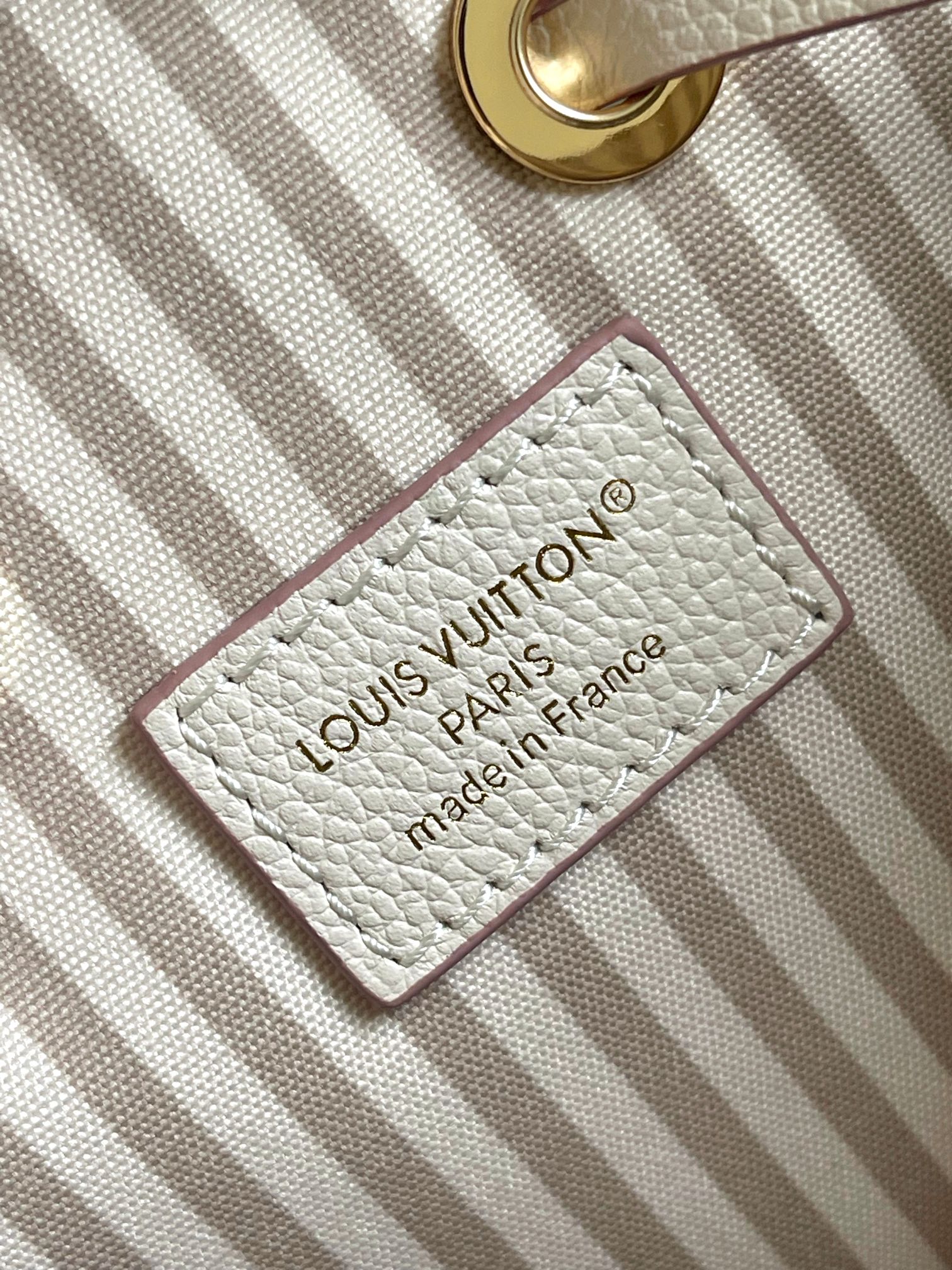 Louis Vuitton Basic Bag Cow Leather M