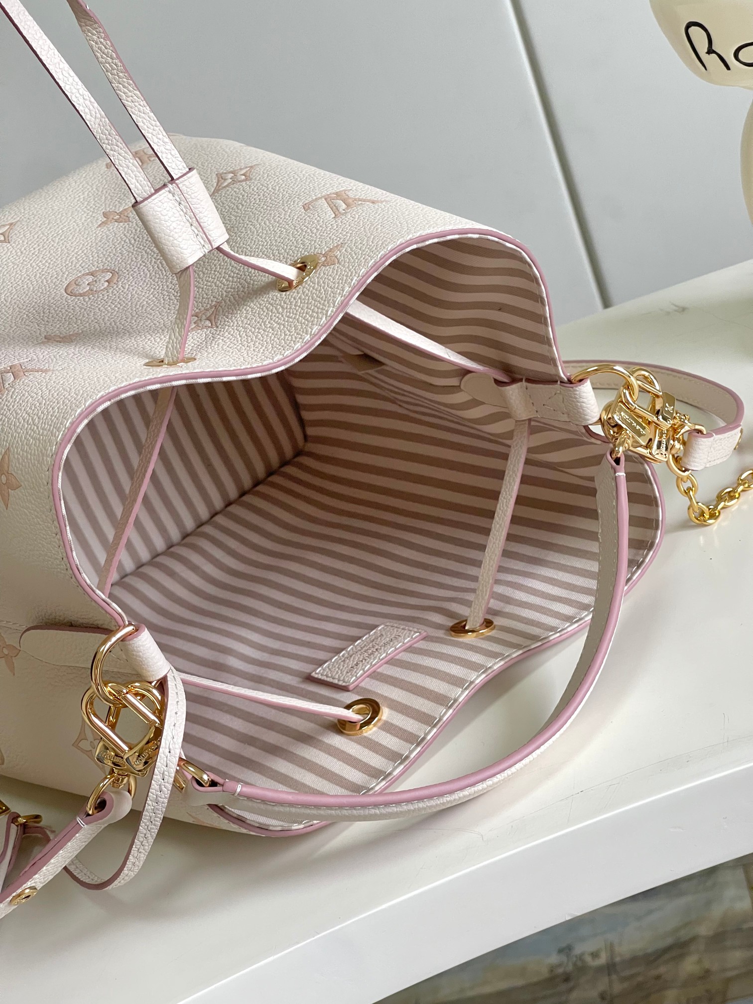 Louis Vuitton Basic Bag Cow Leather M