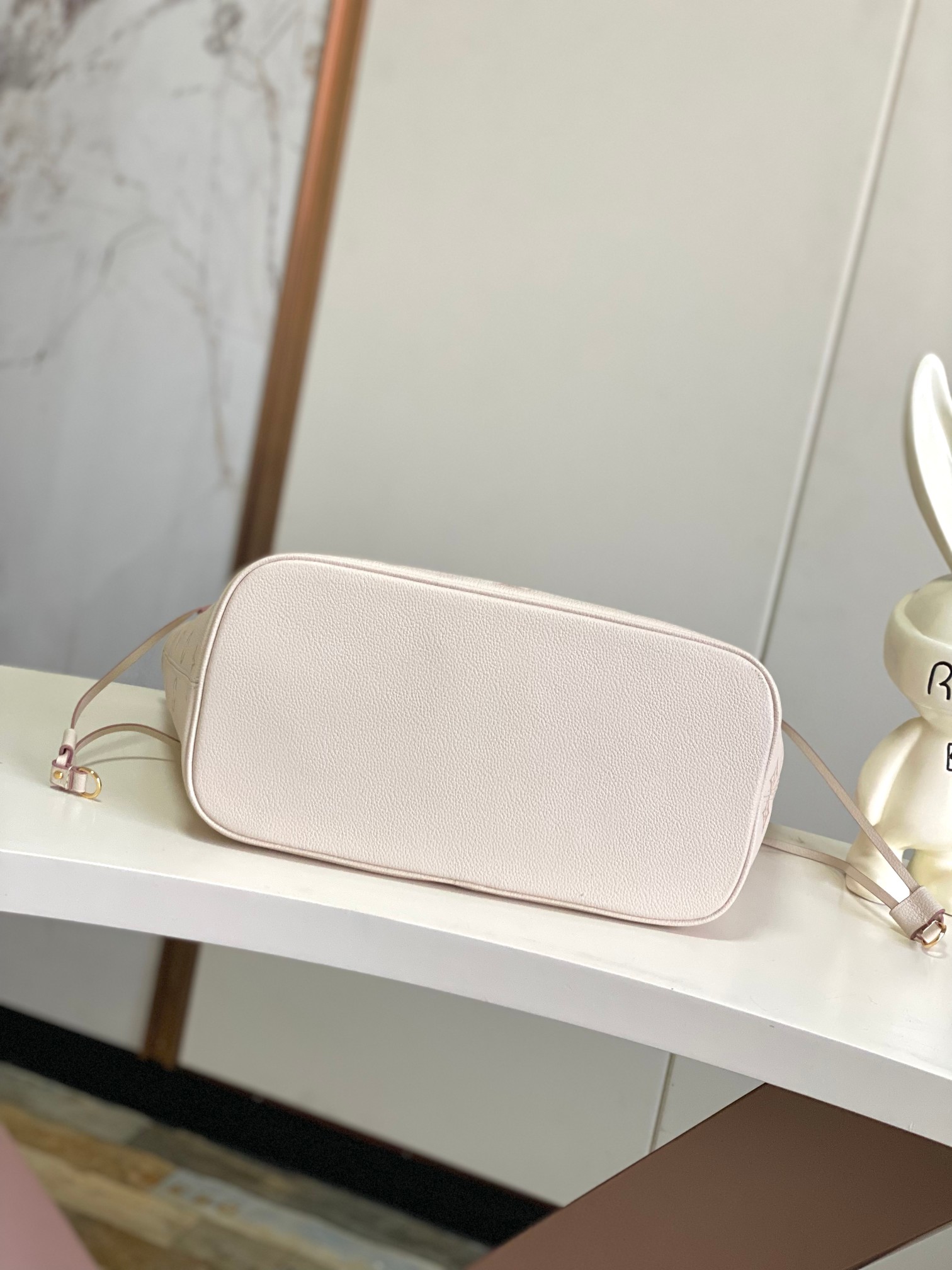 Louis Vuitton Basic Bag M-l