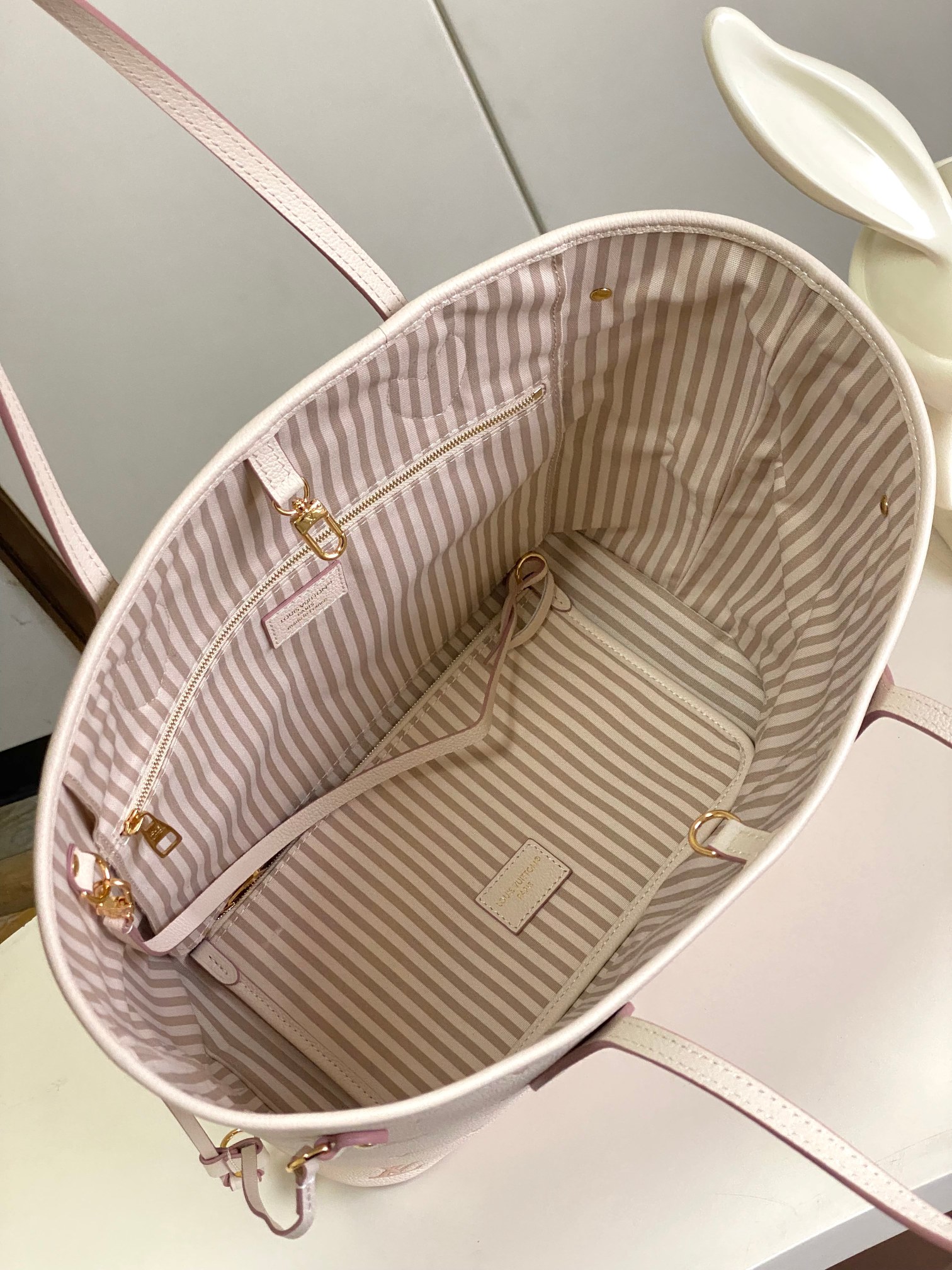 Louis Vuitton Basic Bag M-l