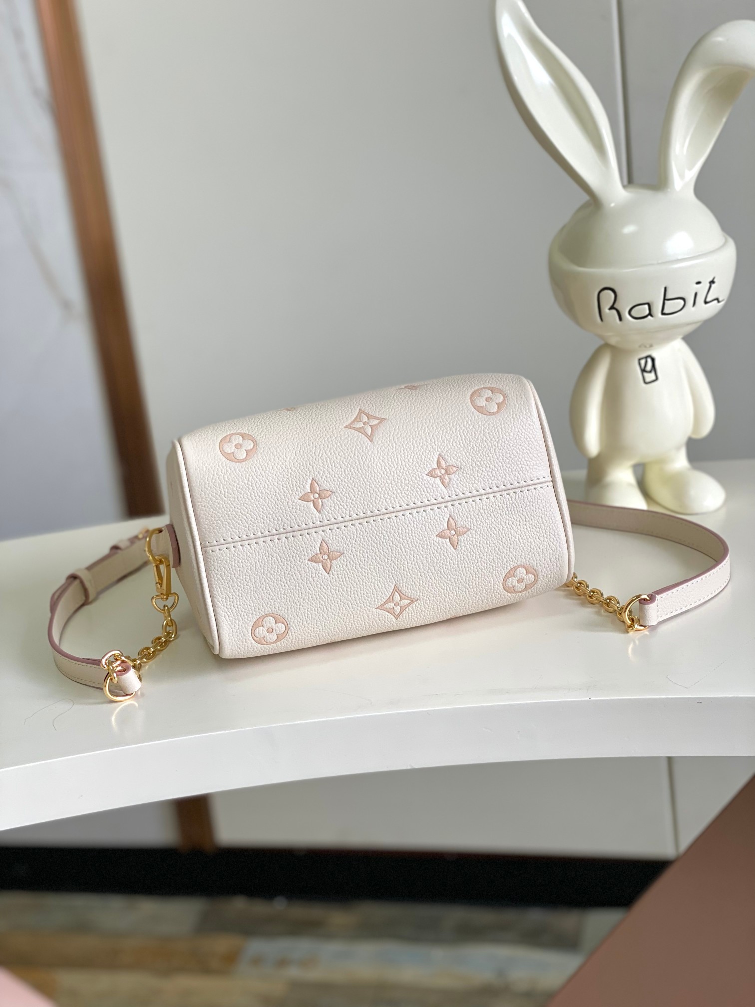 Louis Vuitton Basic Bag M-l-s