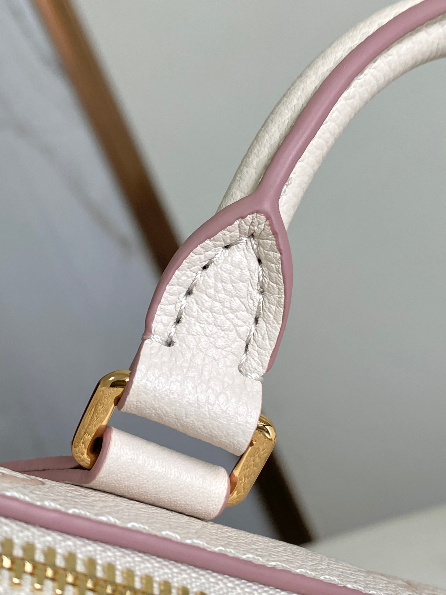 Louis Vuitton Basic Bag M-l-s