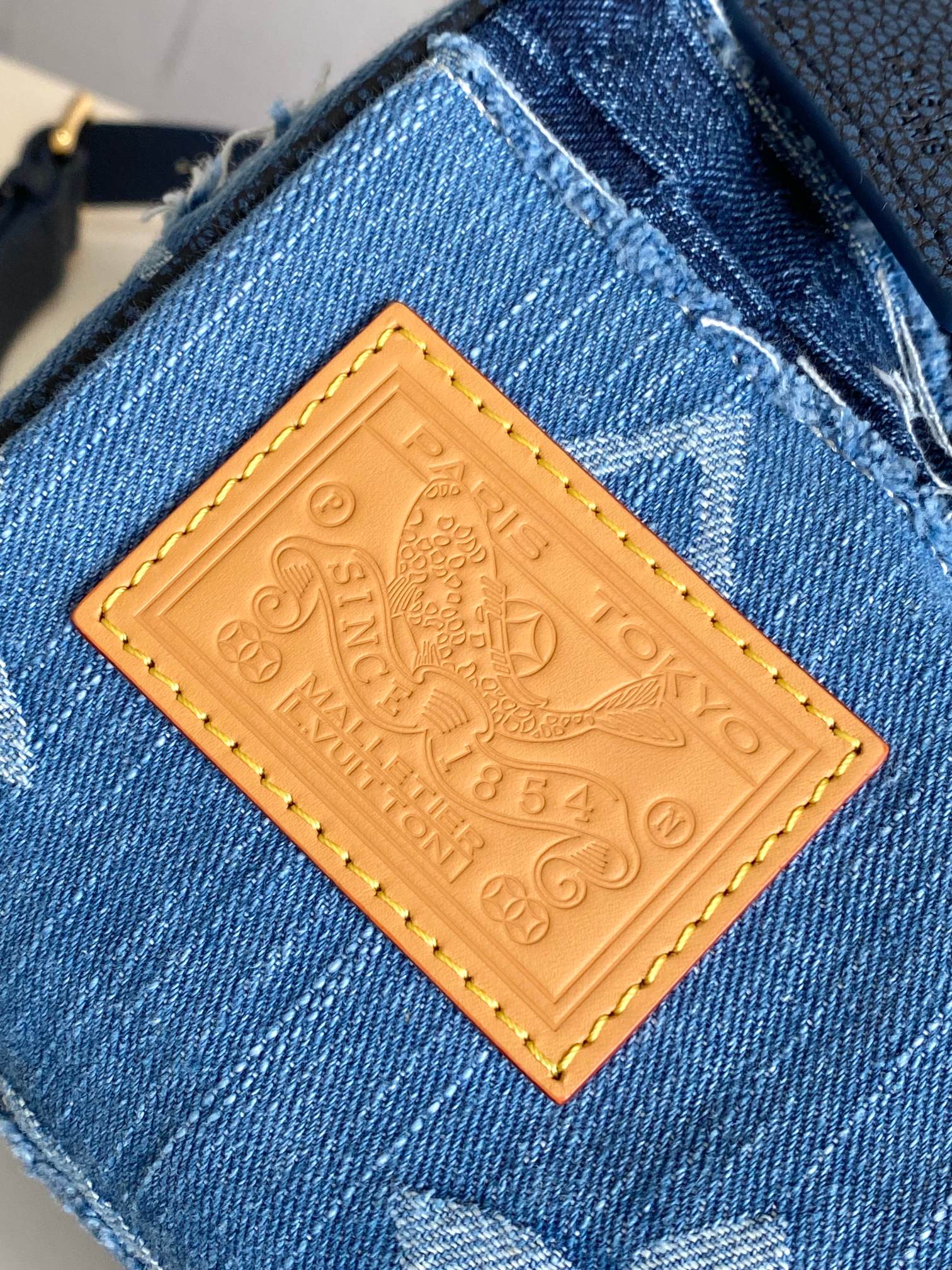 Louis Vuitton Basic Bag M-l-s