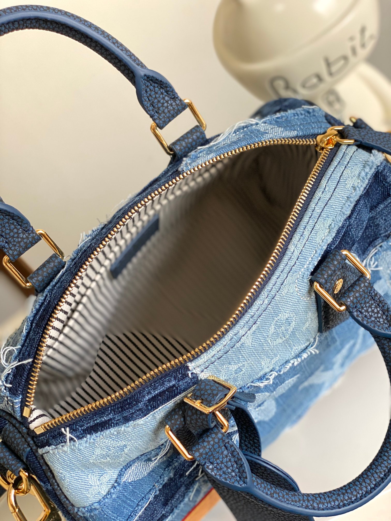 Louis Vuitton Basic Bag M-l-s