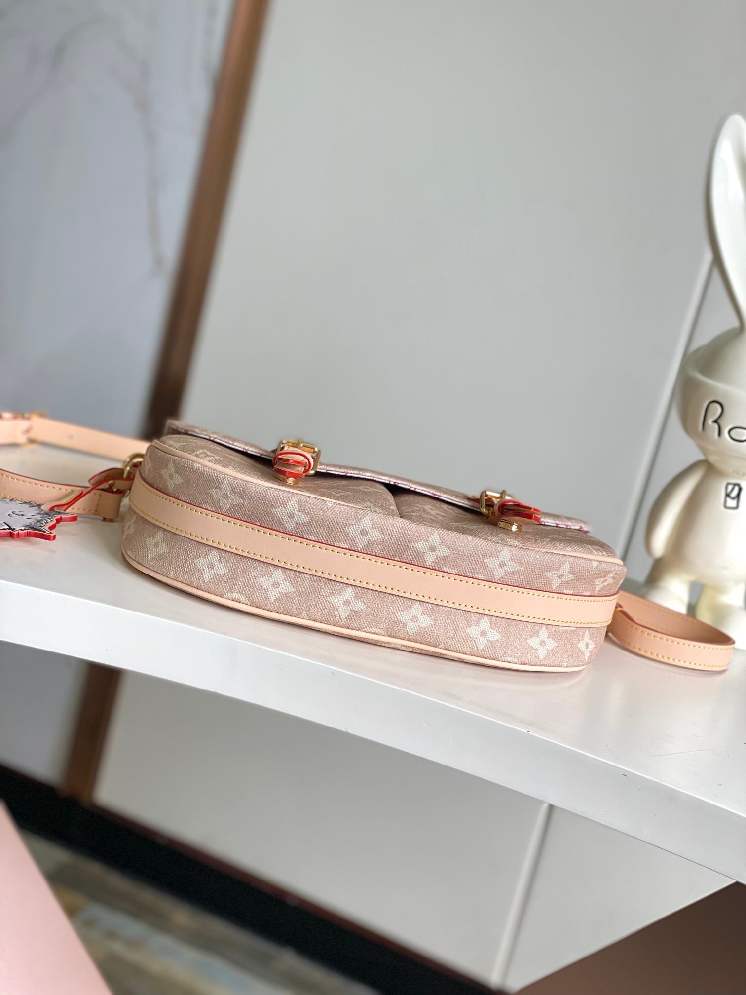 Louis Vuitton Basic Bag Canvas M-l-s