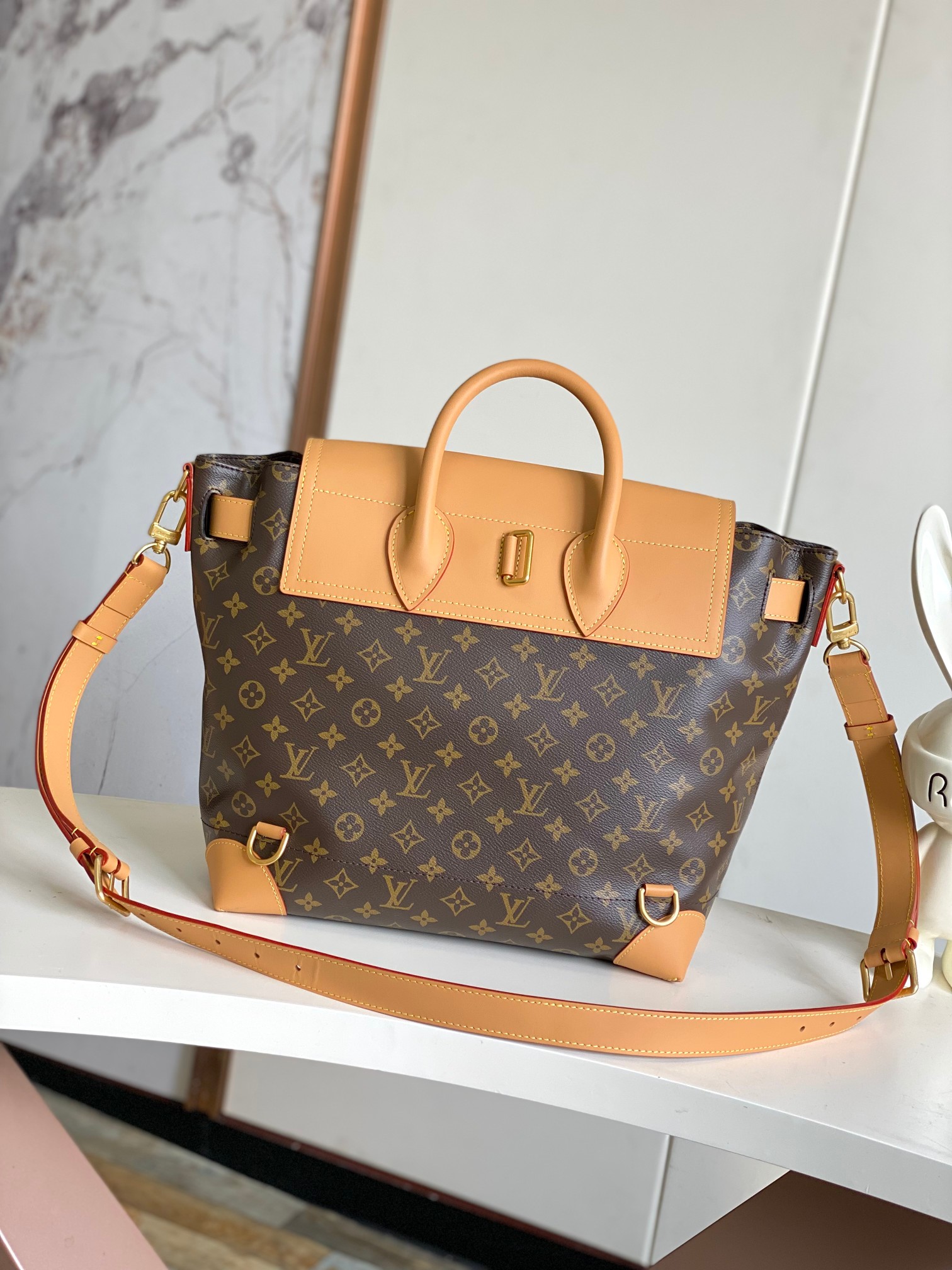 Louis Vuitton Basic Bag Canvas M-l-s