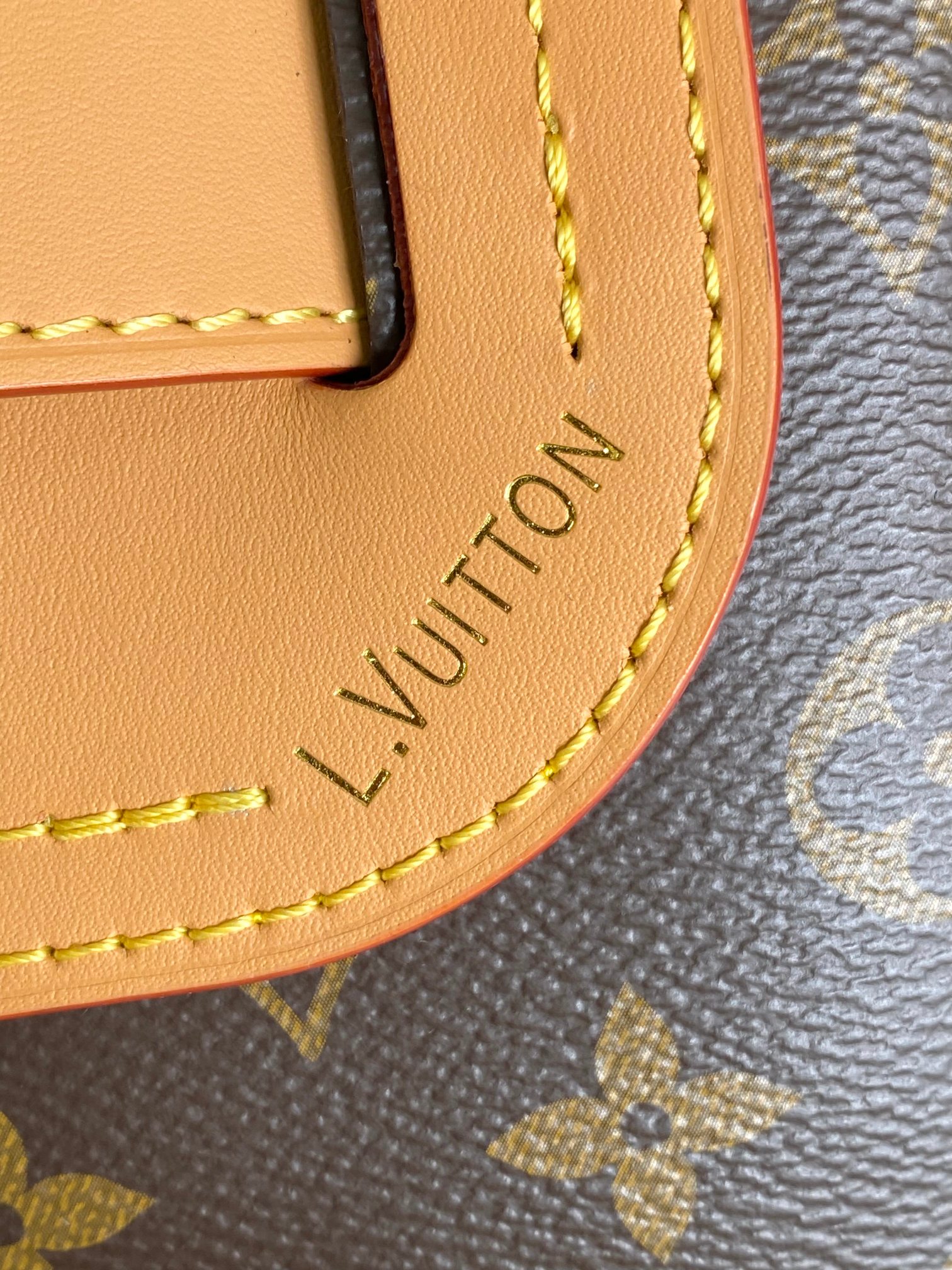 Louis Vuitton Basic Bag Canvas M-l-s