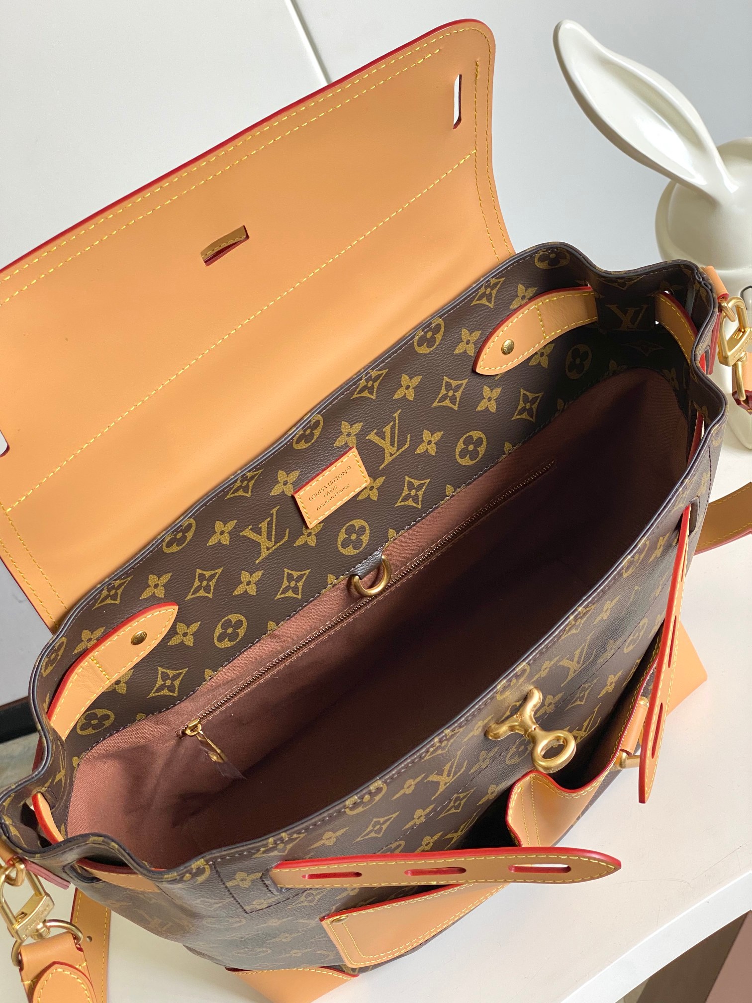 Louis Vuitton Basic Bag Canvas M-l-s