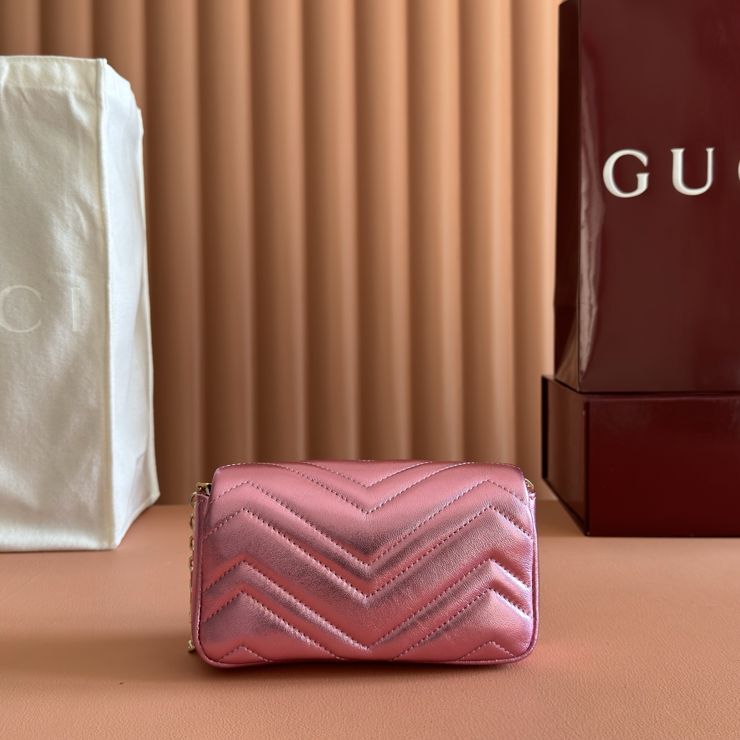 Gucci Basic Bag Sheepskin Silver M-l-s