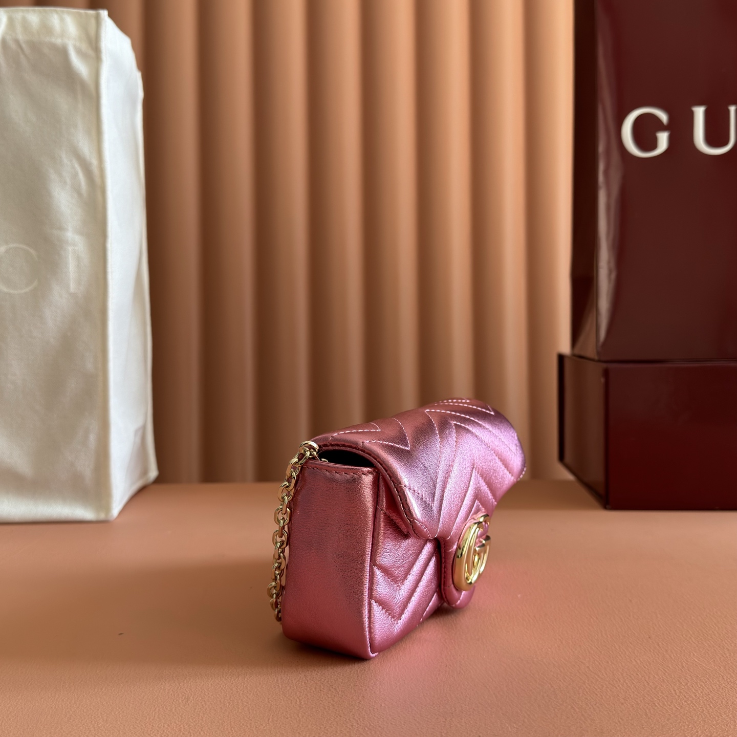 Gucci Basic Bag Sheepskin Silver M-l-s