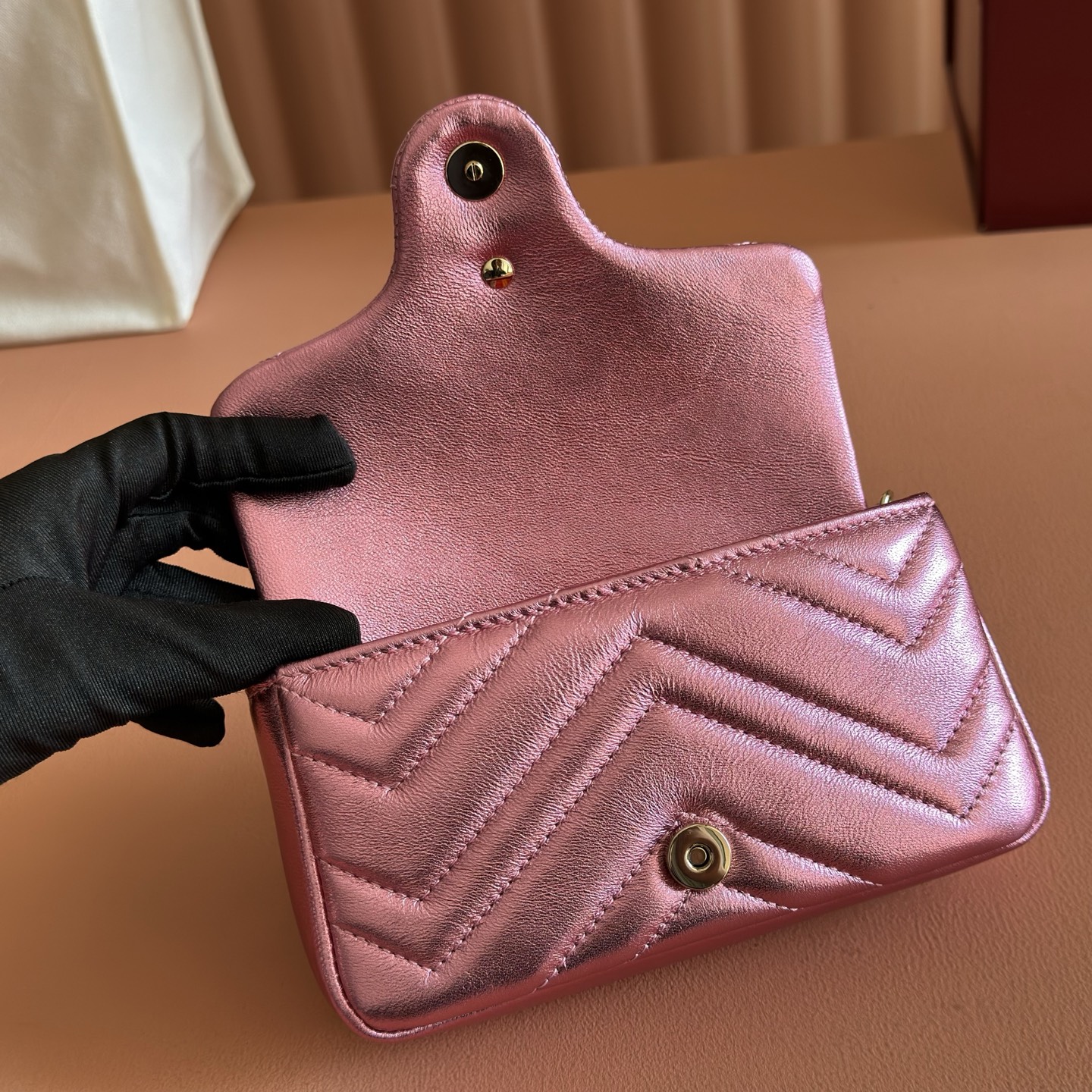 Gucci Basic Bag Sheepskin Silver M-l-s