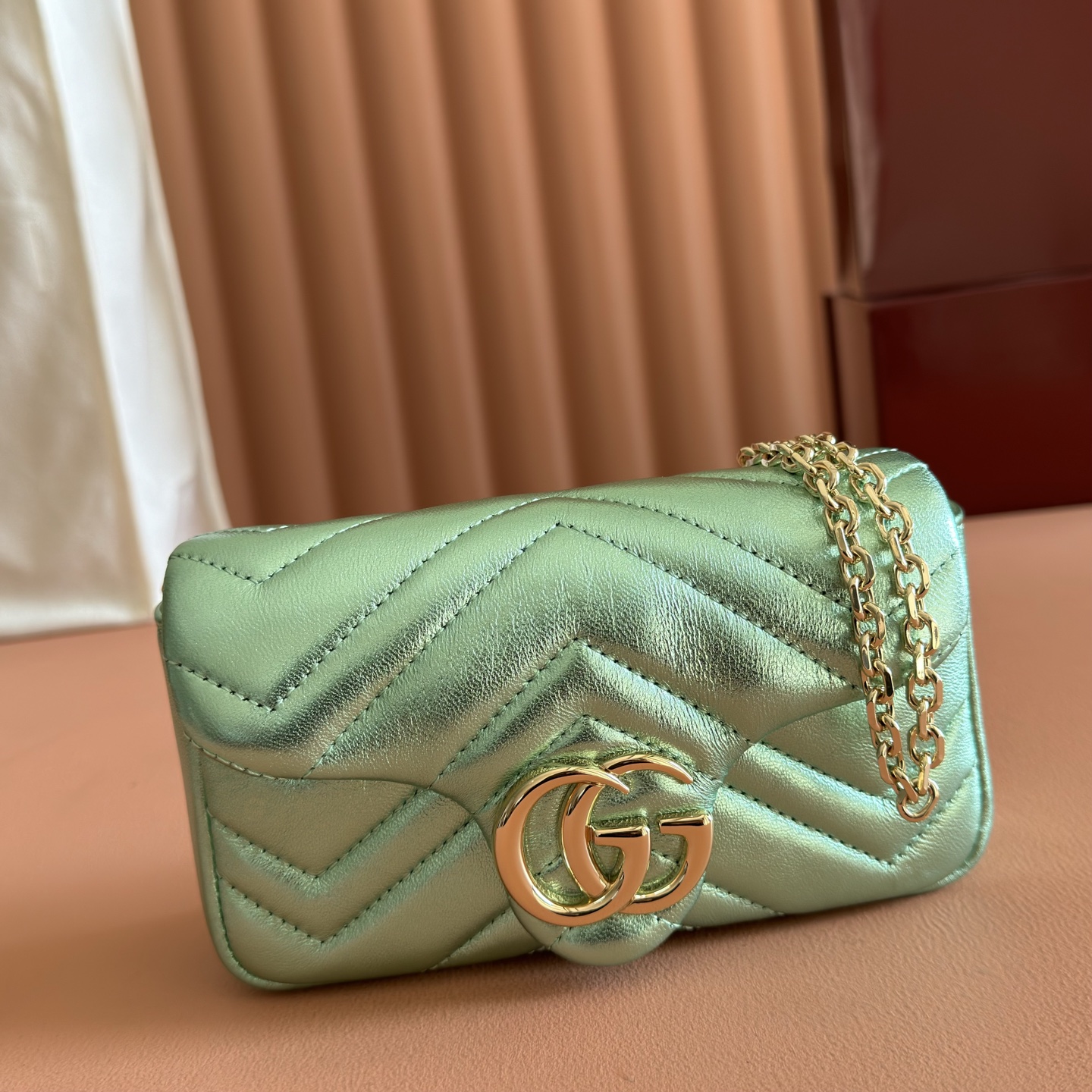 Gucci Basic Bag Sheepskin Silver M-l-s