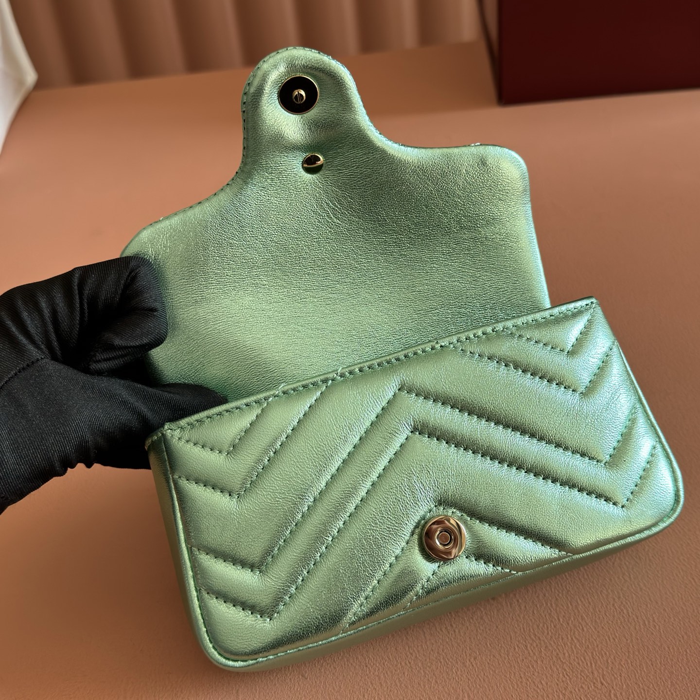 Gucci Basic Bag Sheepskin Silver M-l-s