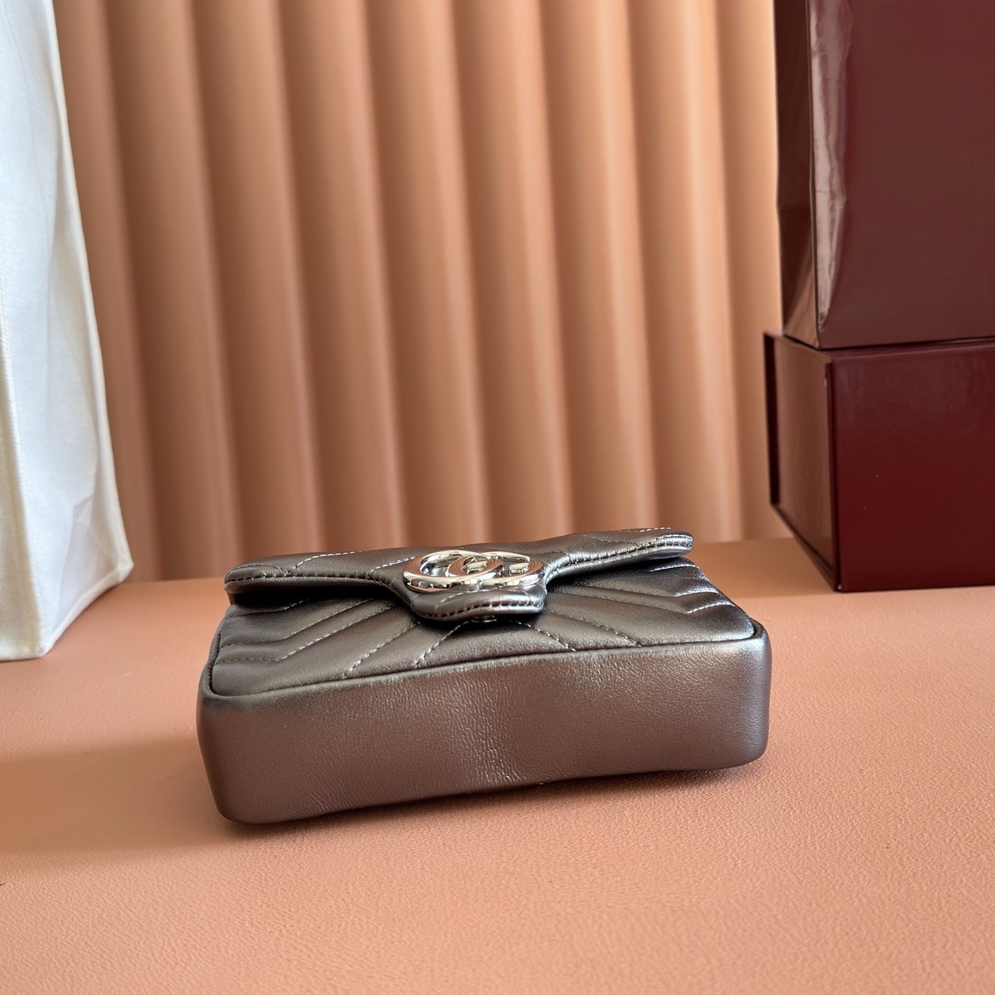 Gucci Basic Bag Sheepskin Silver M-l-s