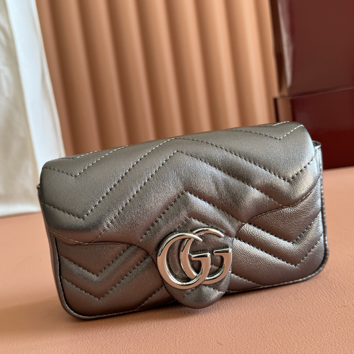 Gucci Basic Bag Sheepskin Silver M-l-s