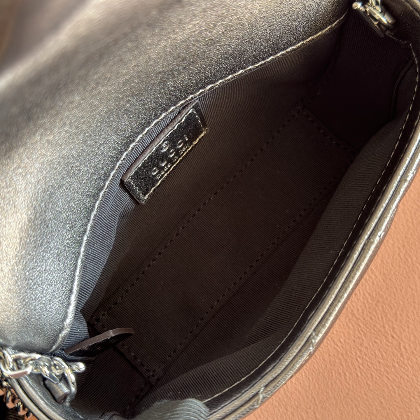 Gucci Basic Bag Sheepskin Silver M-l-s