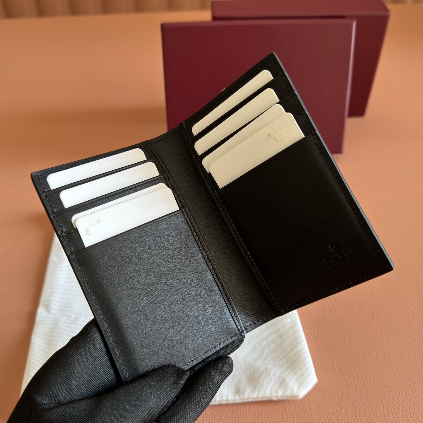 Gucci Basic Bag Cow Leather Black M-l