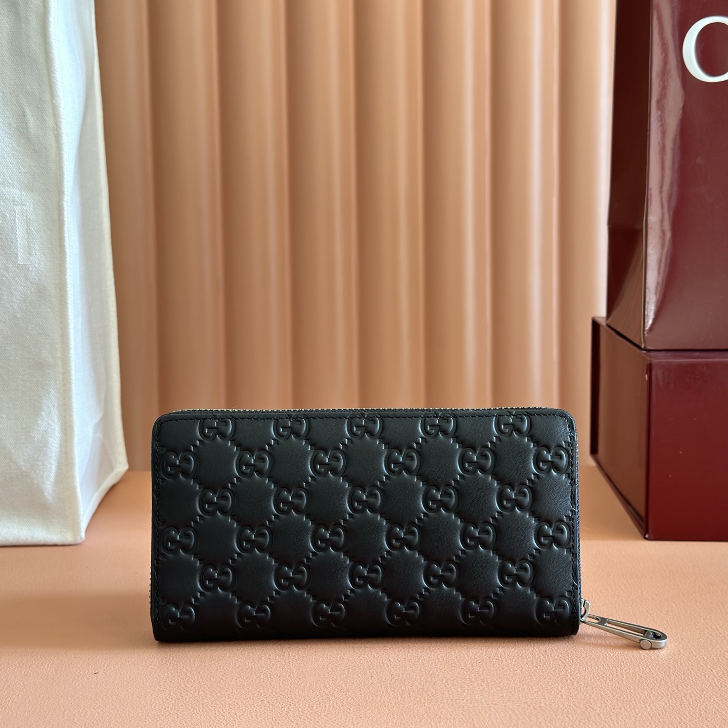 Gucci Basic Bag Cow Leather Black M-l