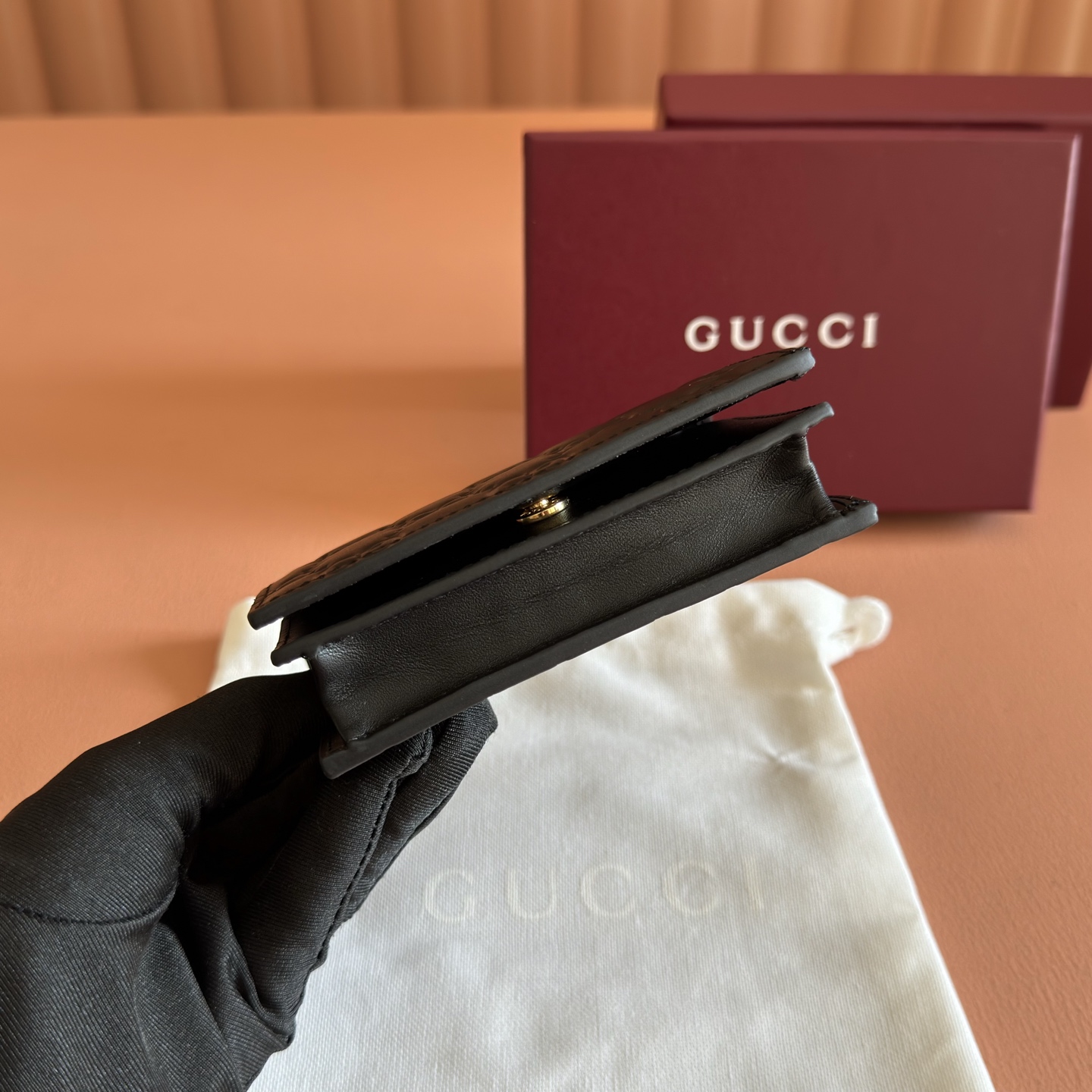 Gucci Basic Bag Cow Leather Black M-l