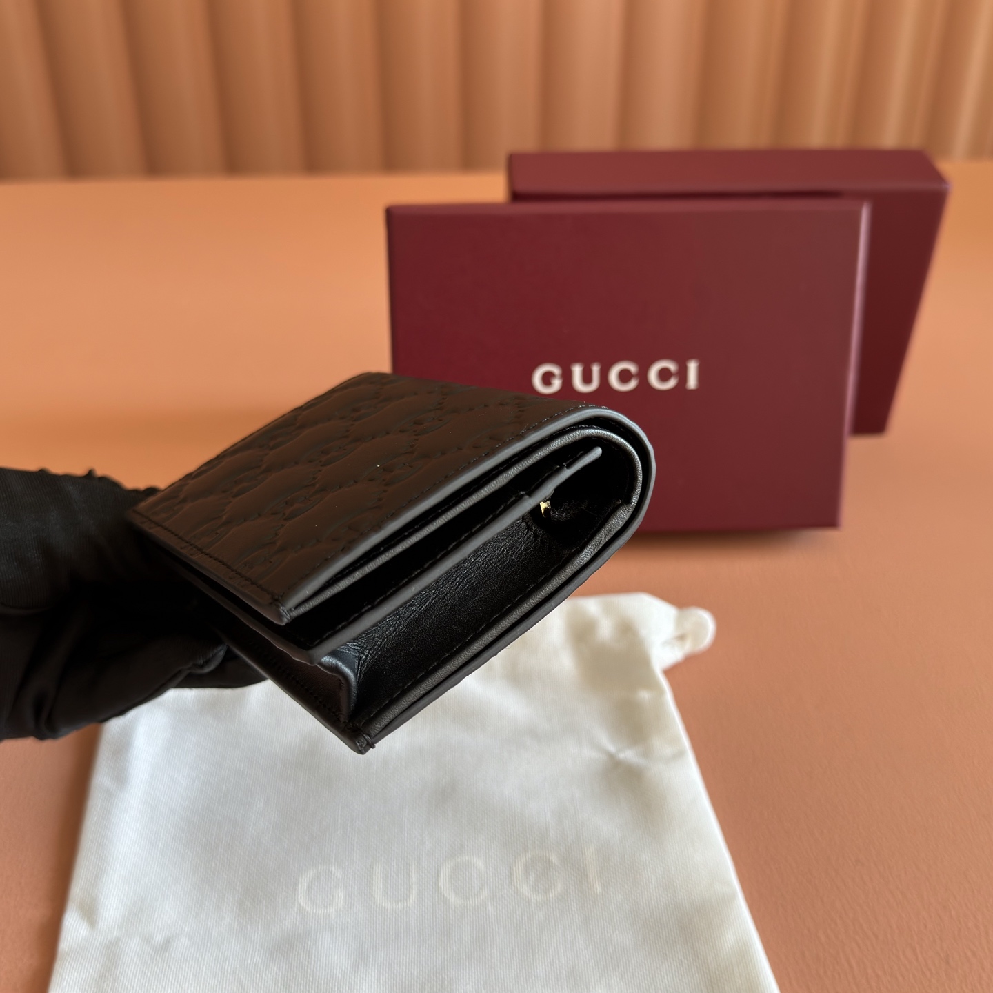 Gucci Basic Bag Cow Leather Black M-l