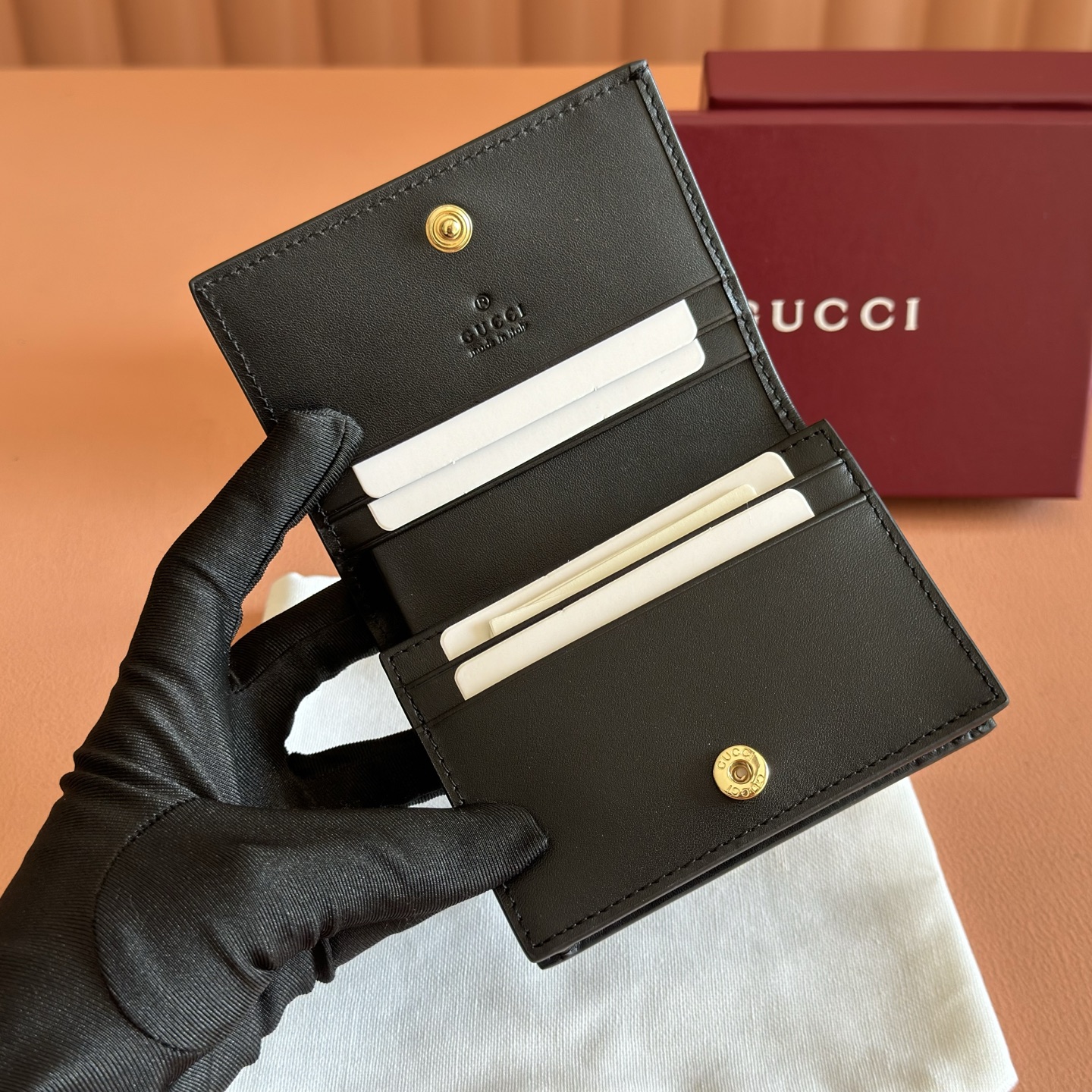 Gucci Basic Bag Cow Leather Black M-l