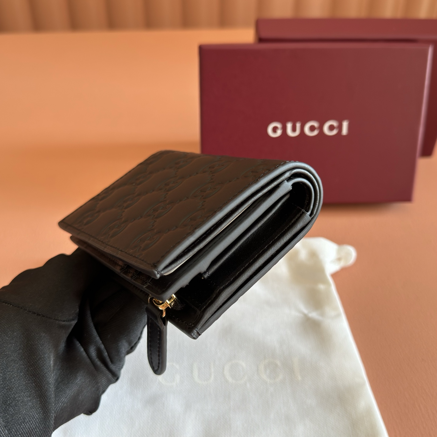 Gucci Basic Bag Cow Leather Black M-l