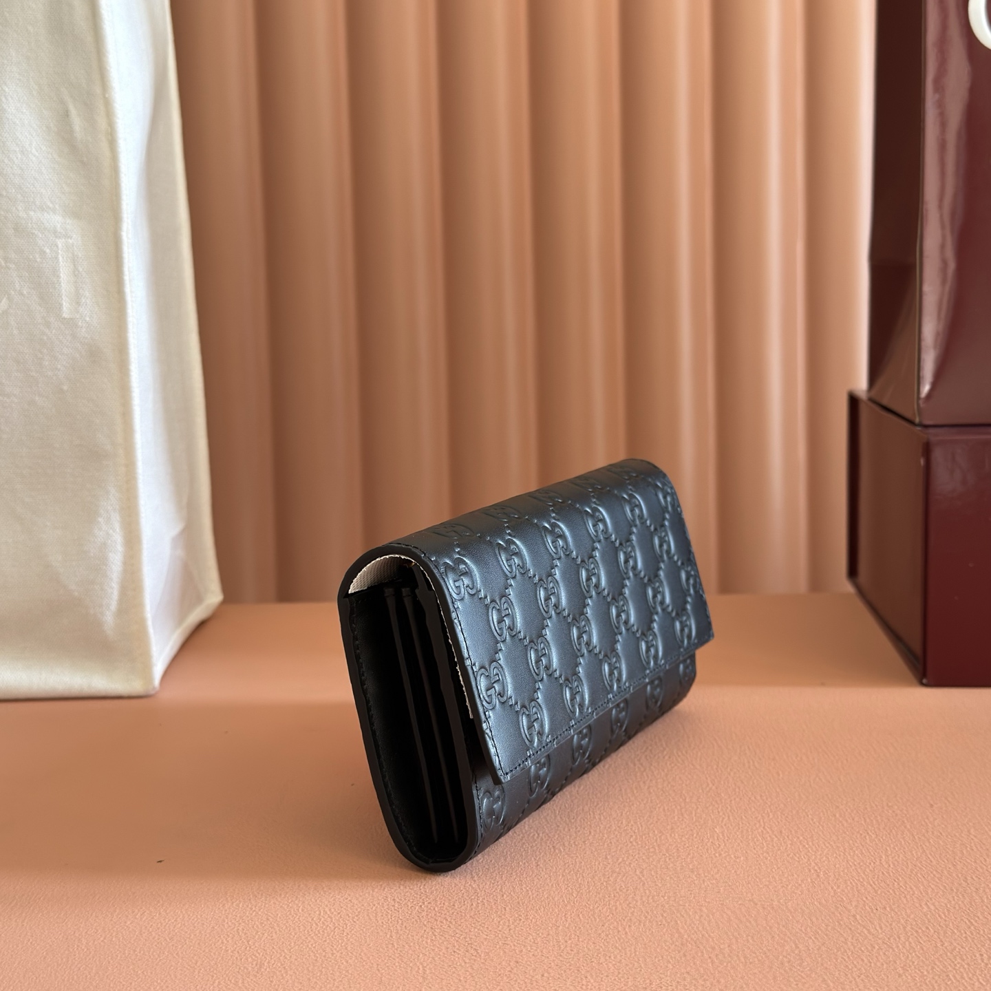 Gucci Basic Bag Cow Leather Black M-l