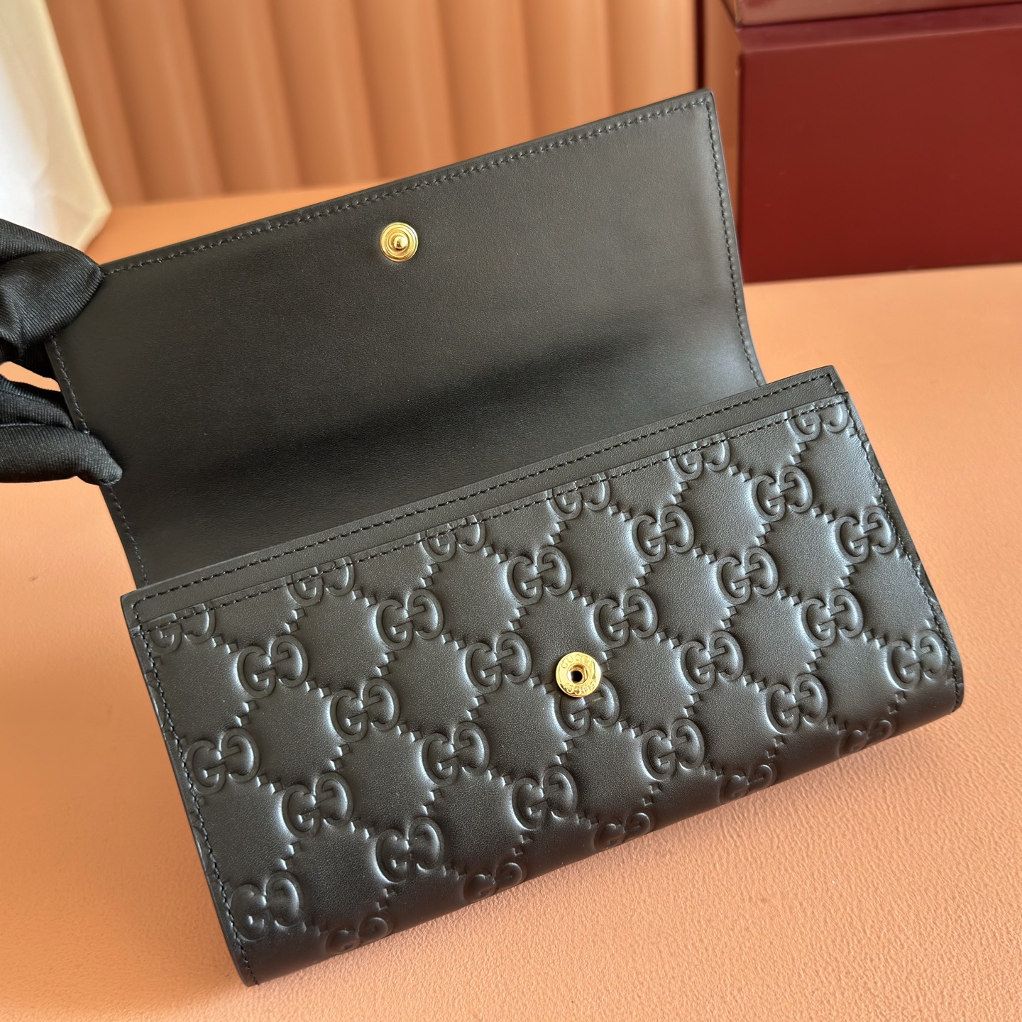 Gucci Basic Bag Cow Leather Black M-l