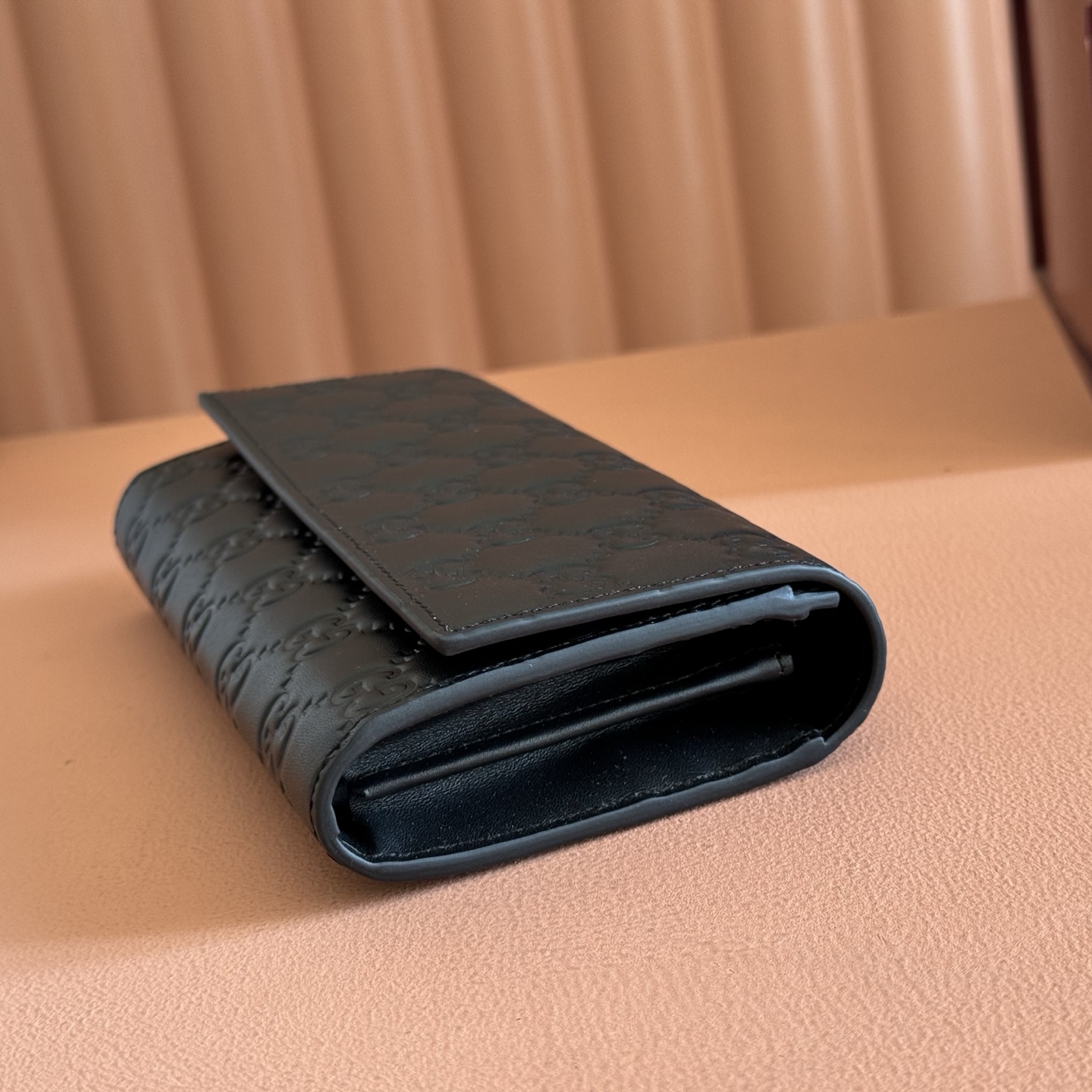 Gucci Basic Bag Cow Leather Black M-l