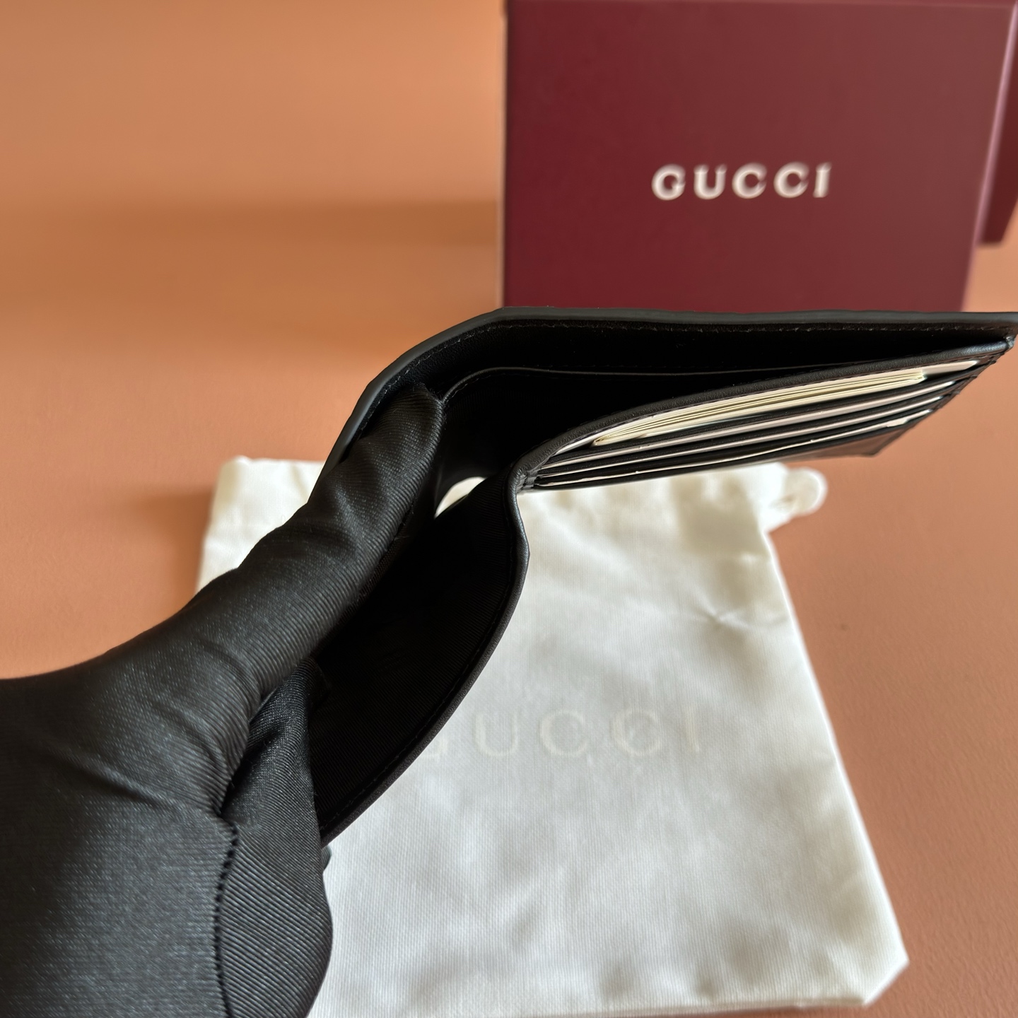 Gucci Basic Bag Cow Leather Black M-l