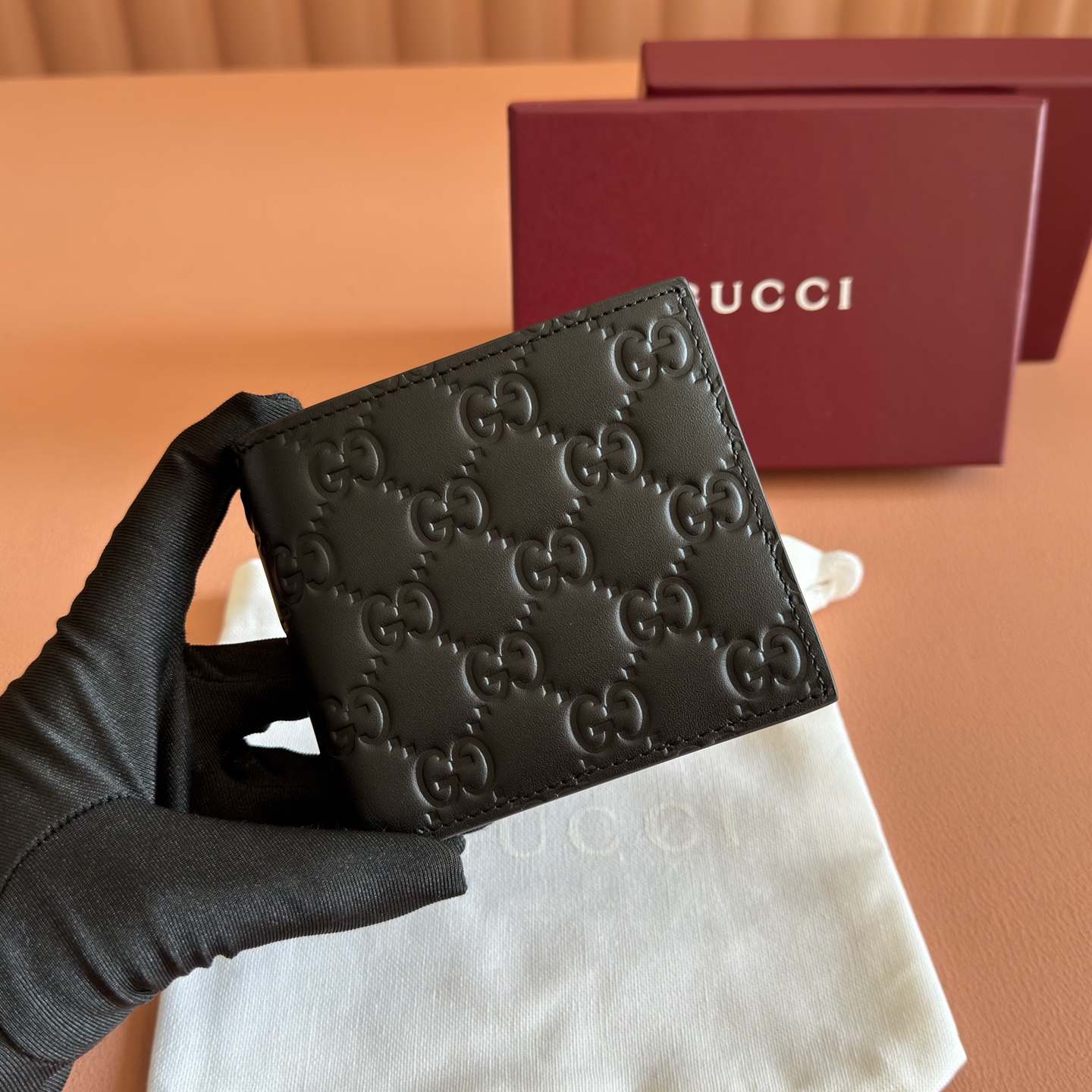 Gucci Basic Bag Cow Leather Black M-l